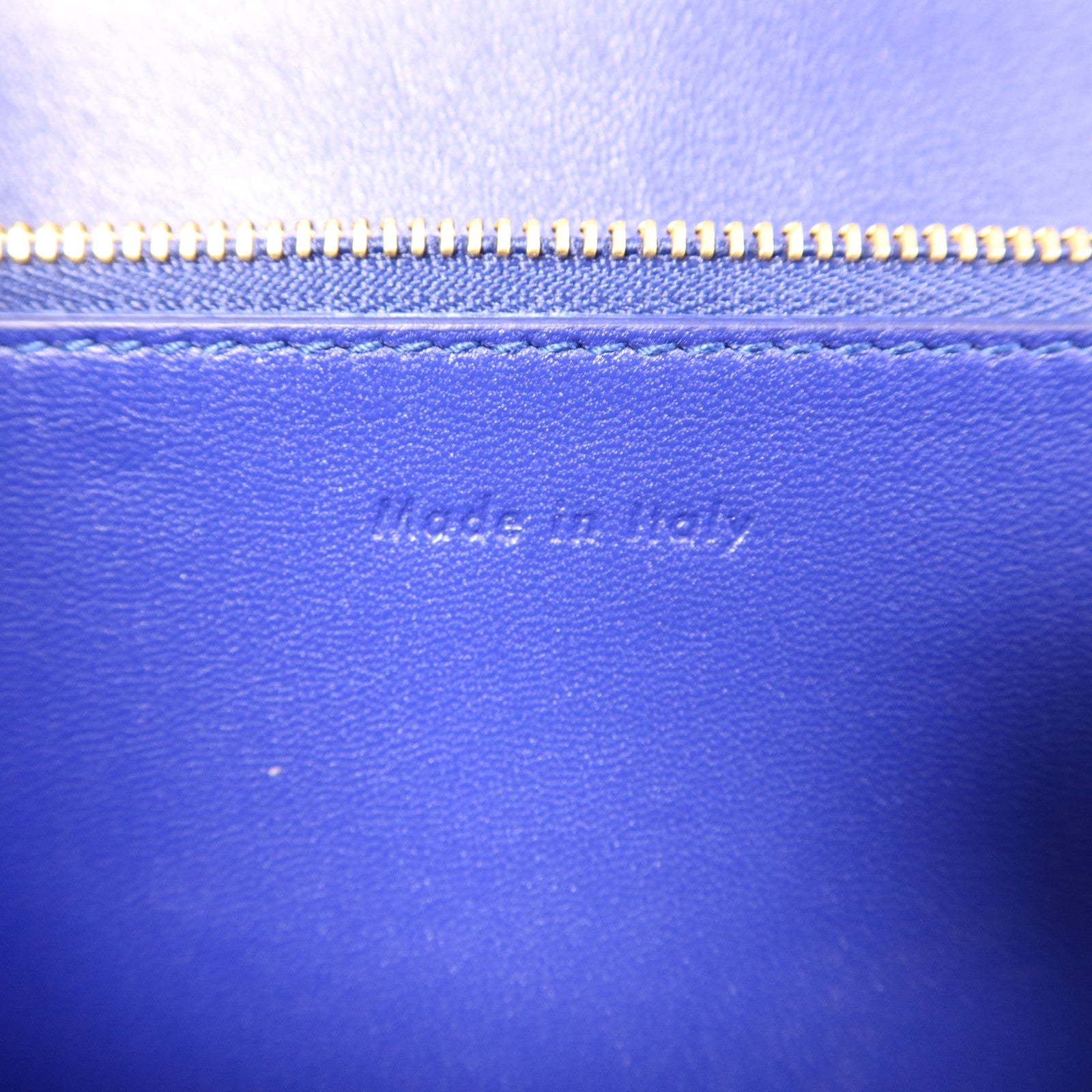 CELINE 牛皮皮革Classic Box M金扣肩背袋