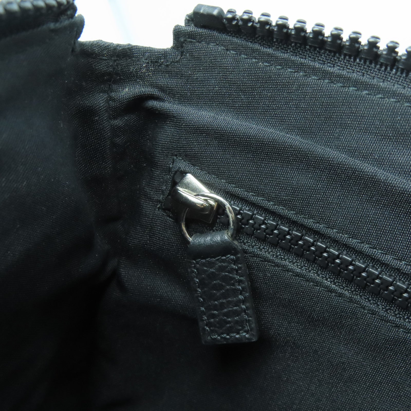 GUCCI 尼龍Shoulder Bag銀扣肩背袋黑色