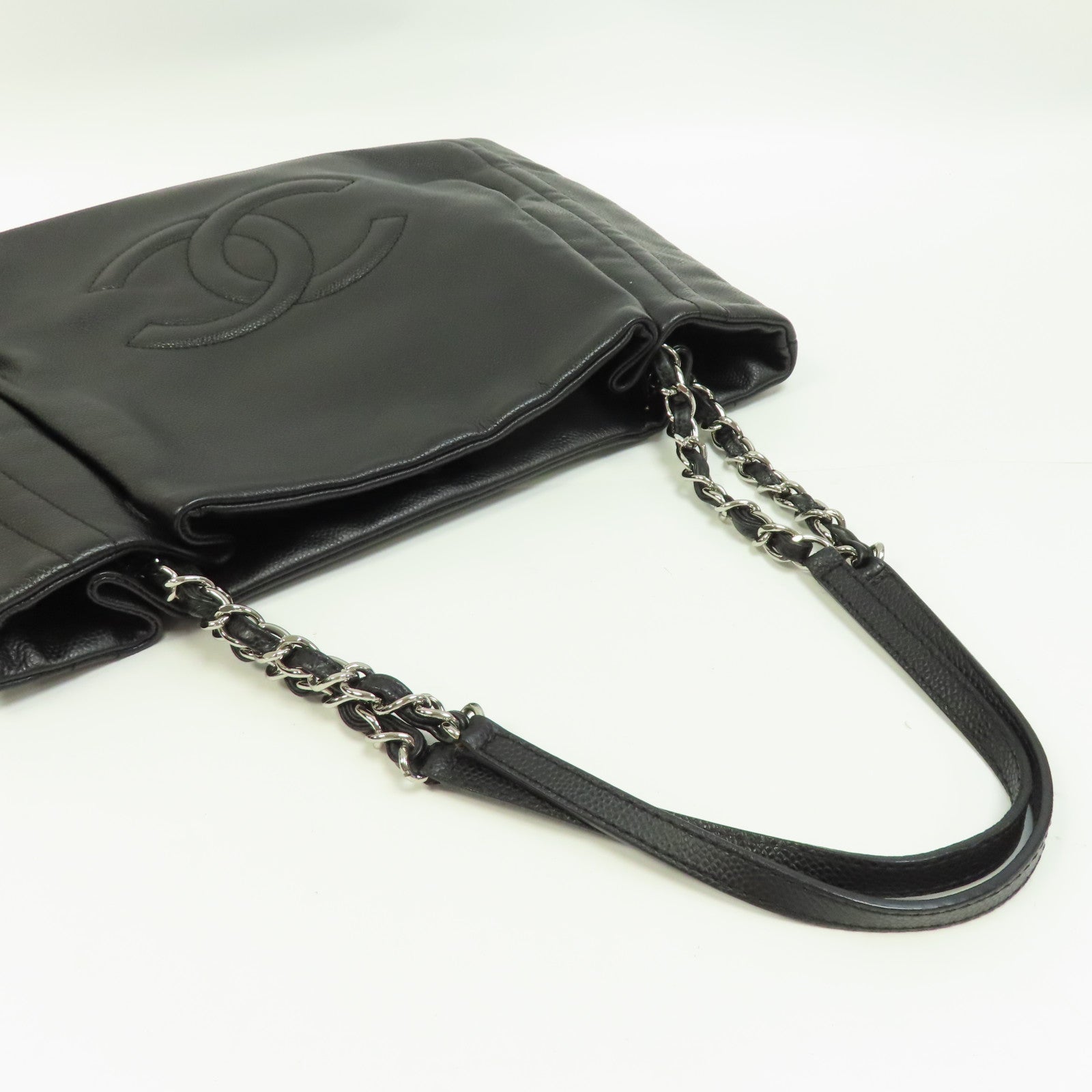CHANEL Caviar皮革Shoulder Bag銀扣鏈帶肩背袋黑色