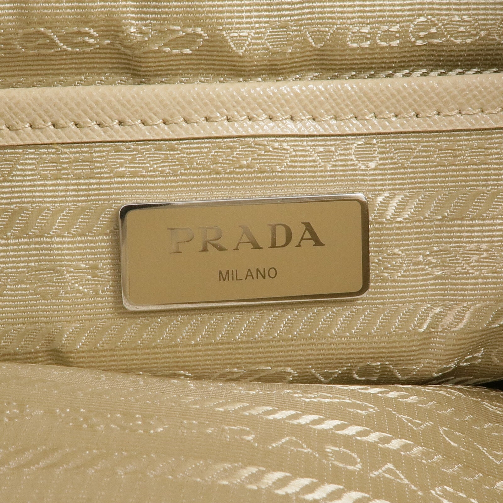PRADA 尼龍Backpack銀扣背包