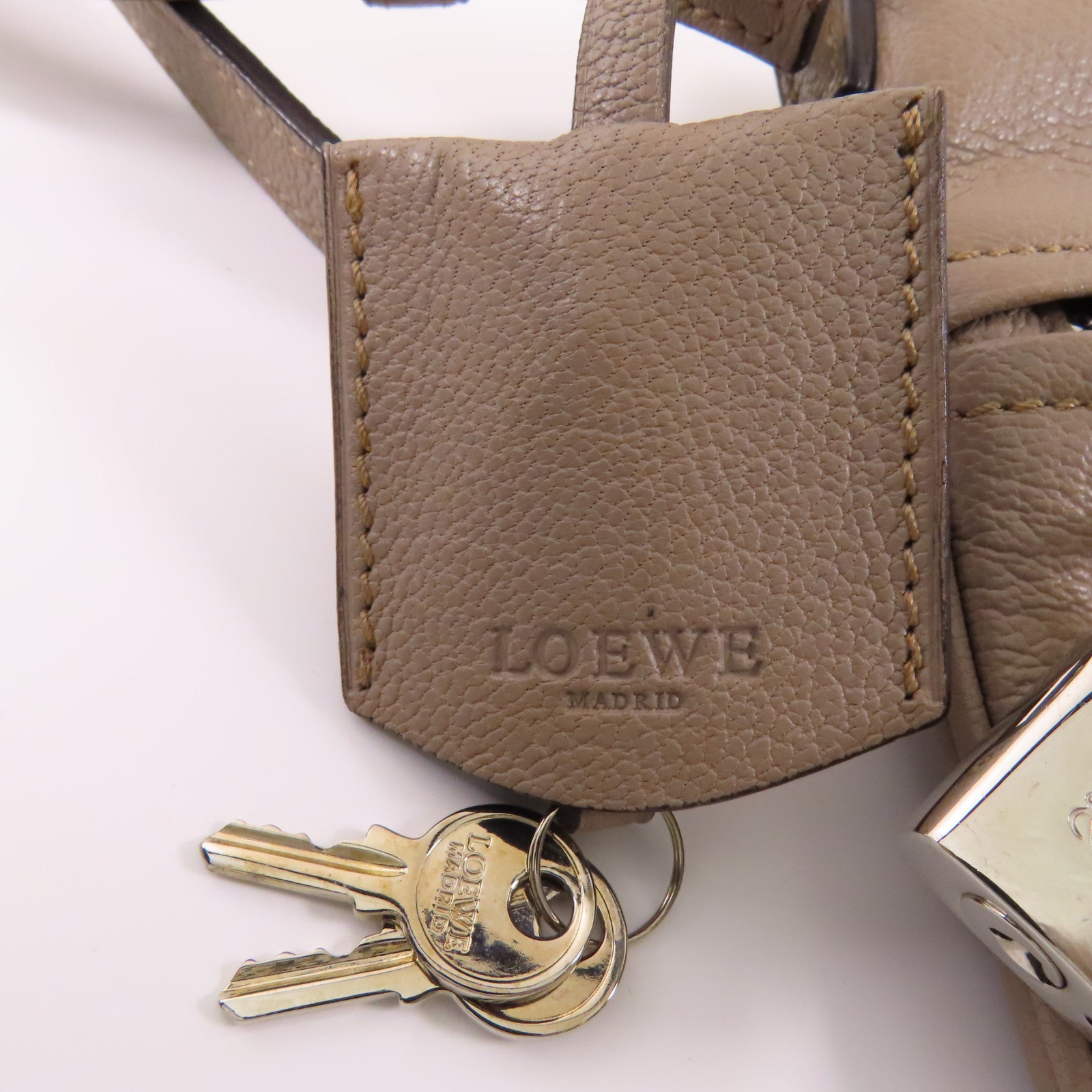LOEWE 【激減優惠】牛皮皮革Shoulder Bag銀扣肩背袋