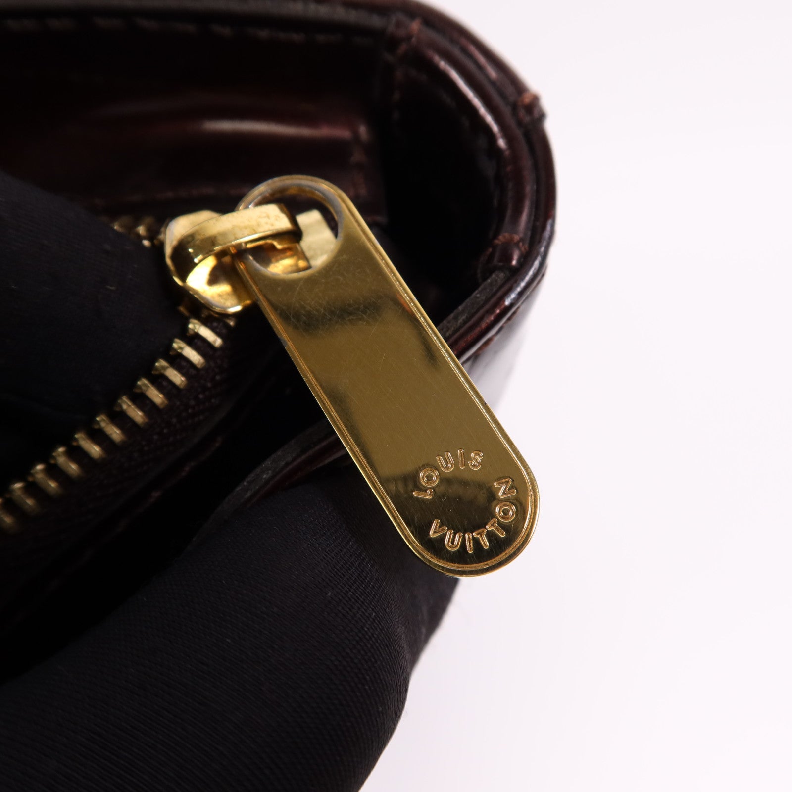 LOUIS VUITTON Vernis Brentwood金扣肩背袋