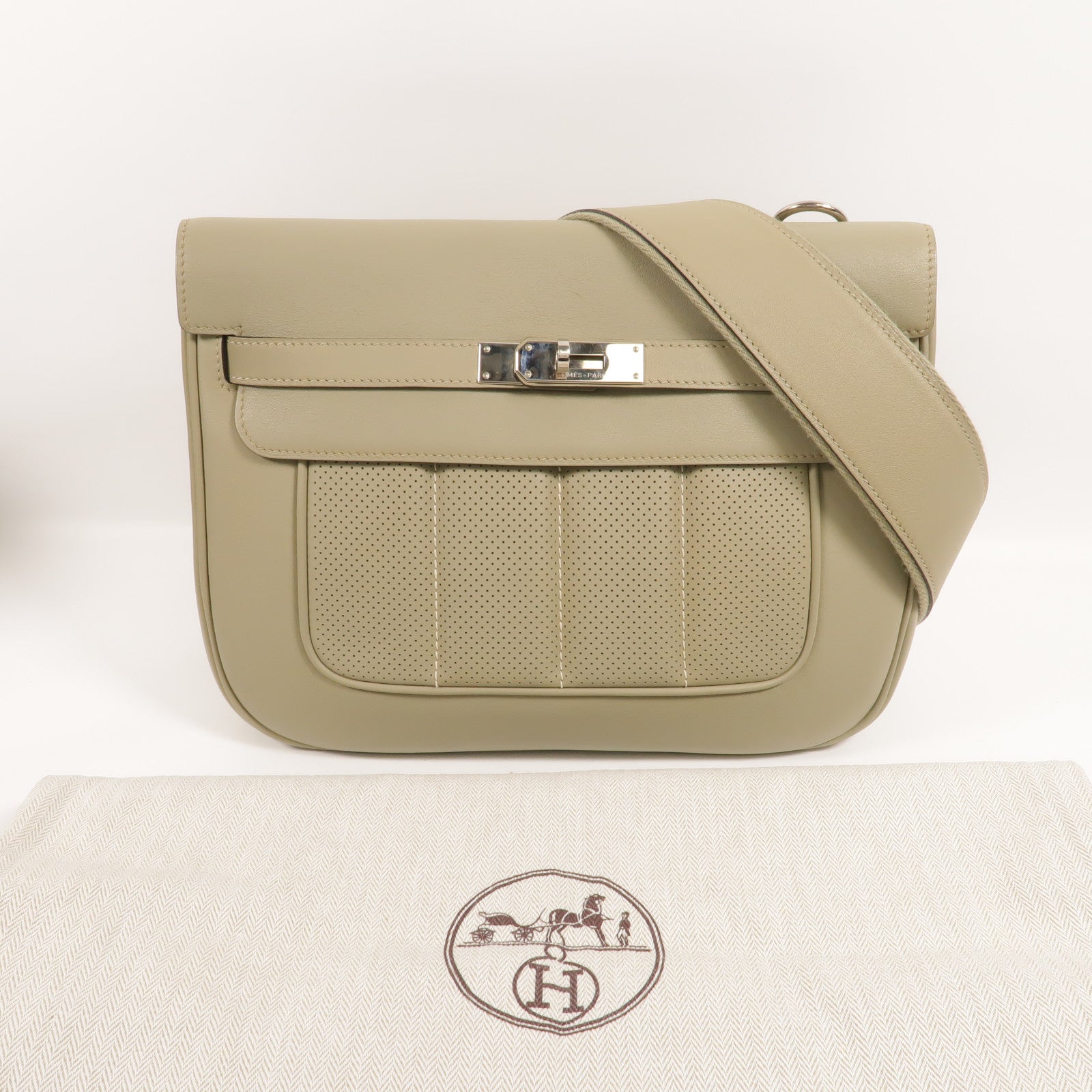 HERMES Swift皮革Berline 28肩背袋Sauge