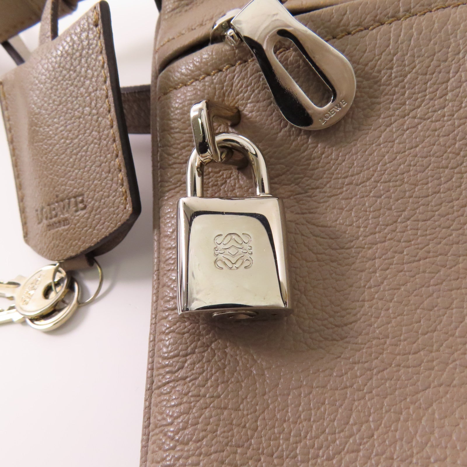 LOEWE 【激減優惠】牛皮皮革Shoulder Bag銀扣肩背袋