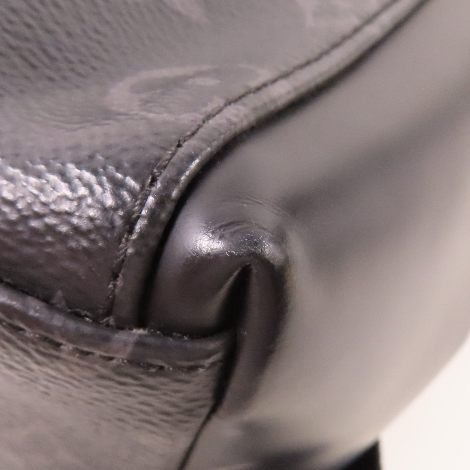 LOUIS VUITTON 【激減優惠】Monogram Eclipse Messenger PM Voyager銀扣肩背袋