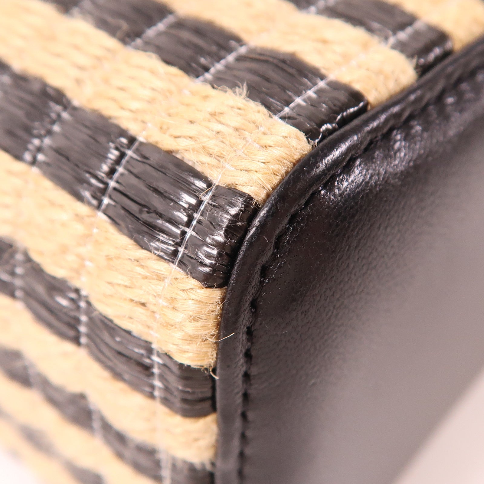 CHANEL Raffia Vanity Case金扣鏈帶肩背袋