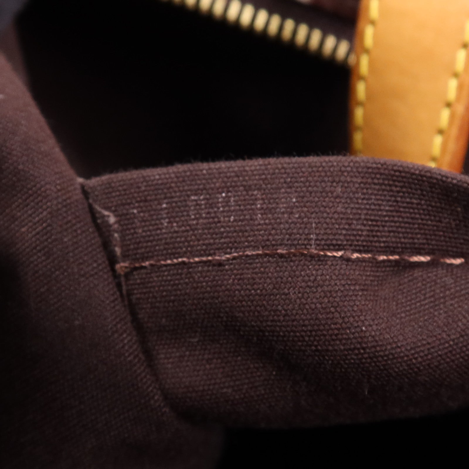 LOUIS VUITTON Vernis Brentwood金扣肩背袋