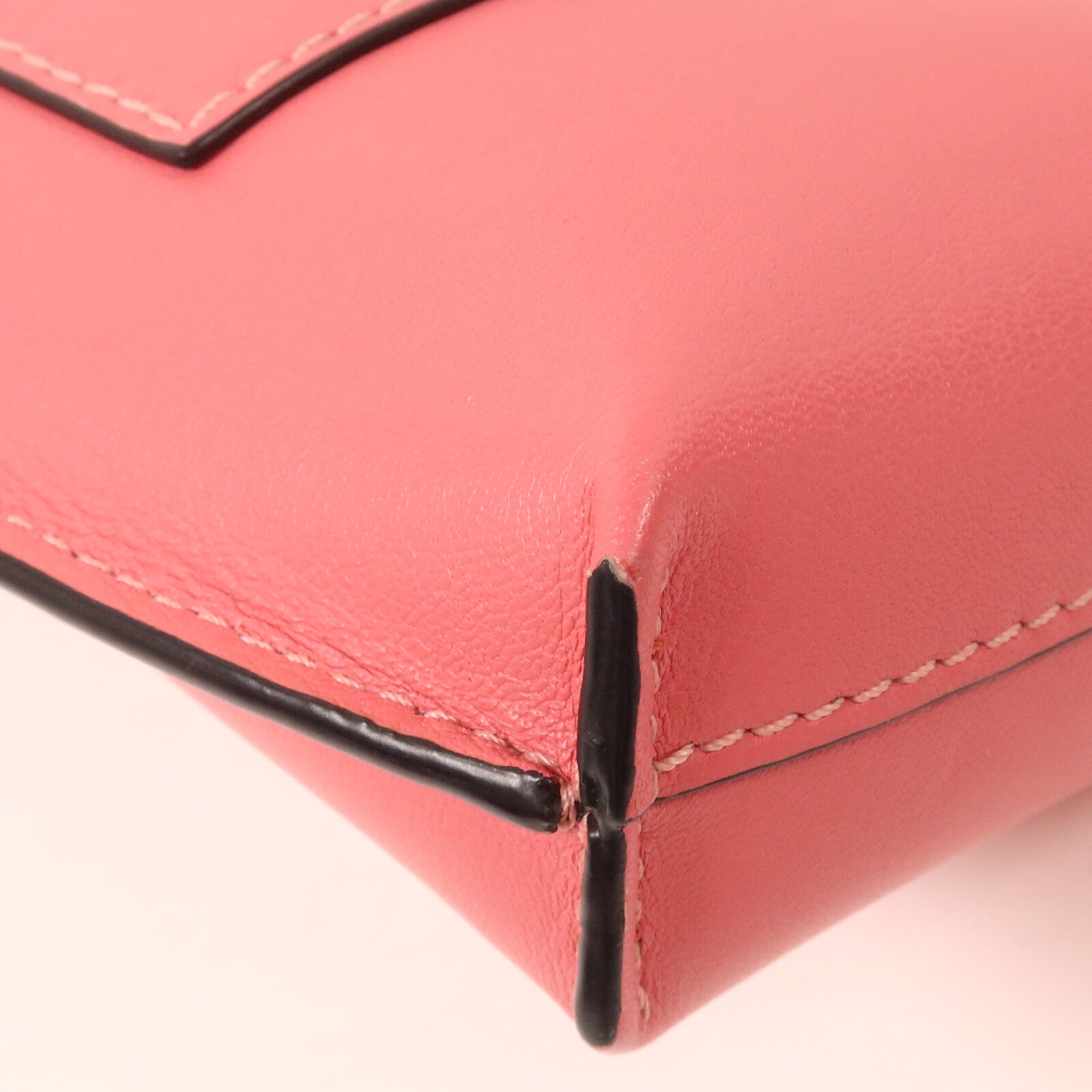 LOEWE 牛皮皮革Pocket肩背袋