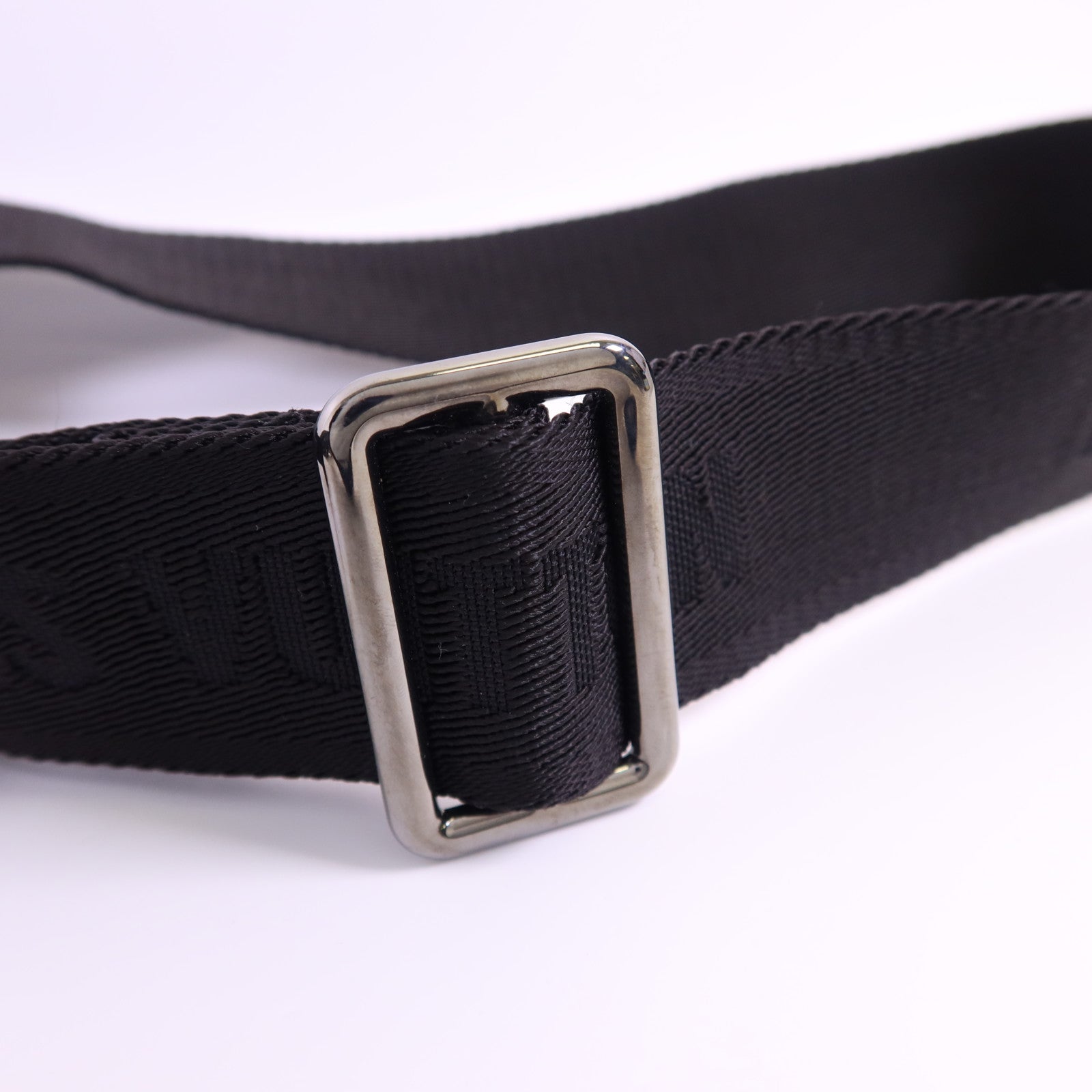 LOUIS VUITTON Monogram Eclipse Keepall 35銀扣肩背袋