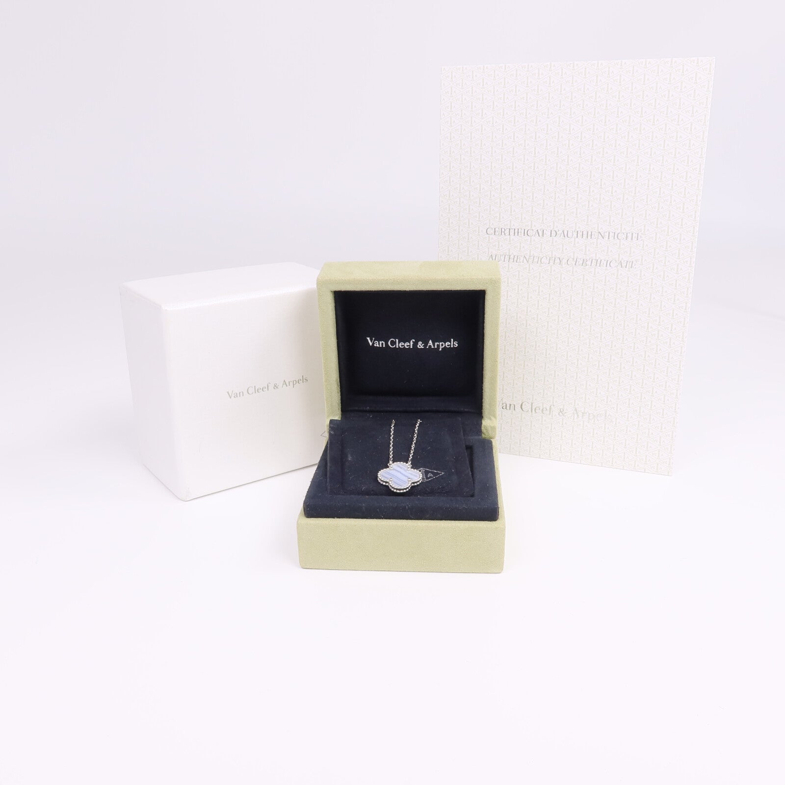 Van Cleef & Arpels 18K白金Vintage Alhambra Pendant玉髓吊墜