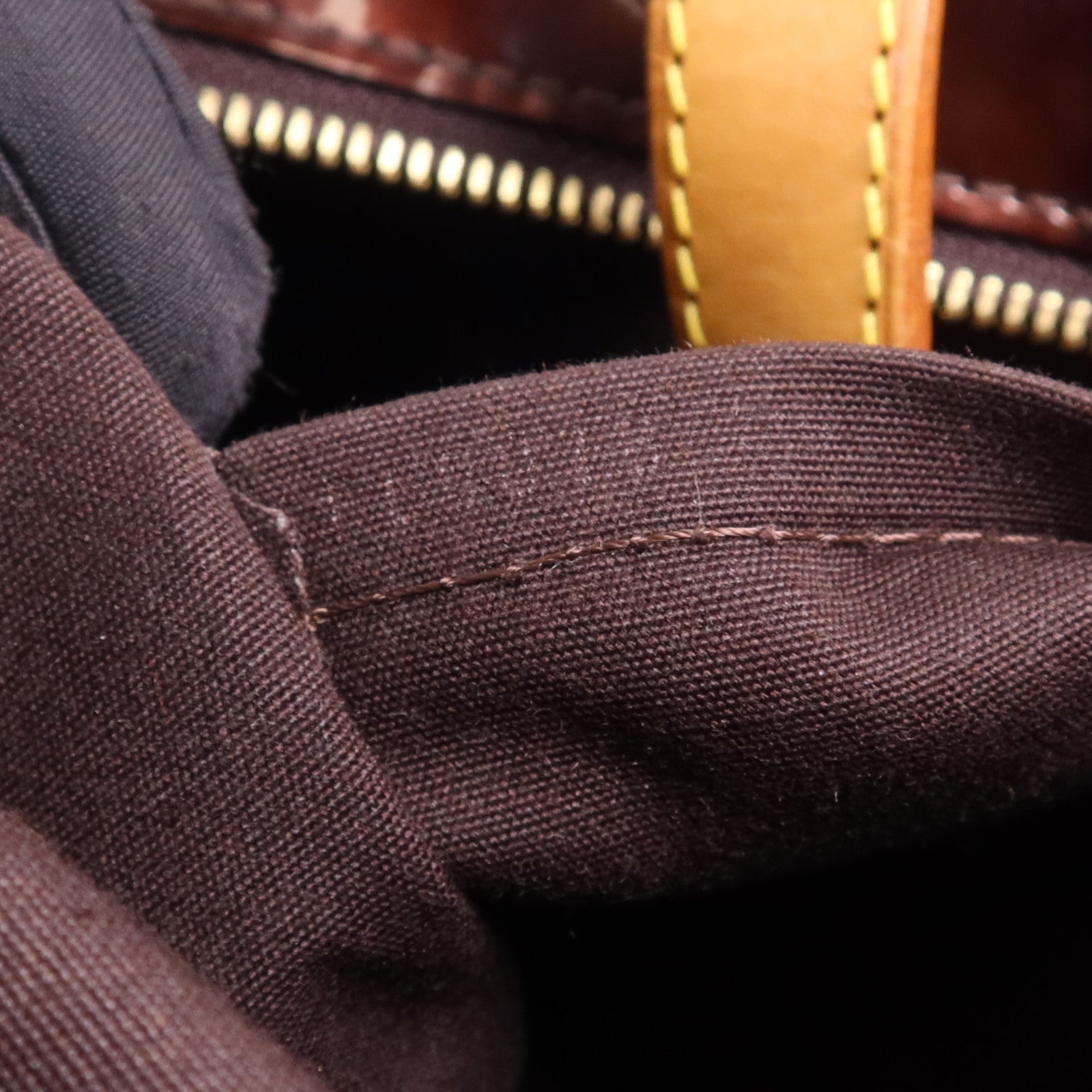 LOUIS VUITTON 【激減優惠】Vernis Brentwood金扣肩背袋
