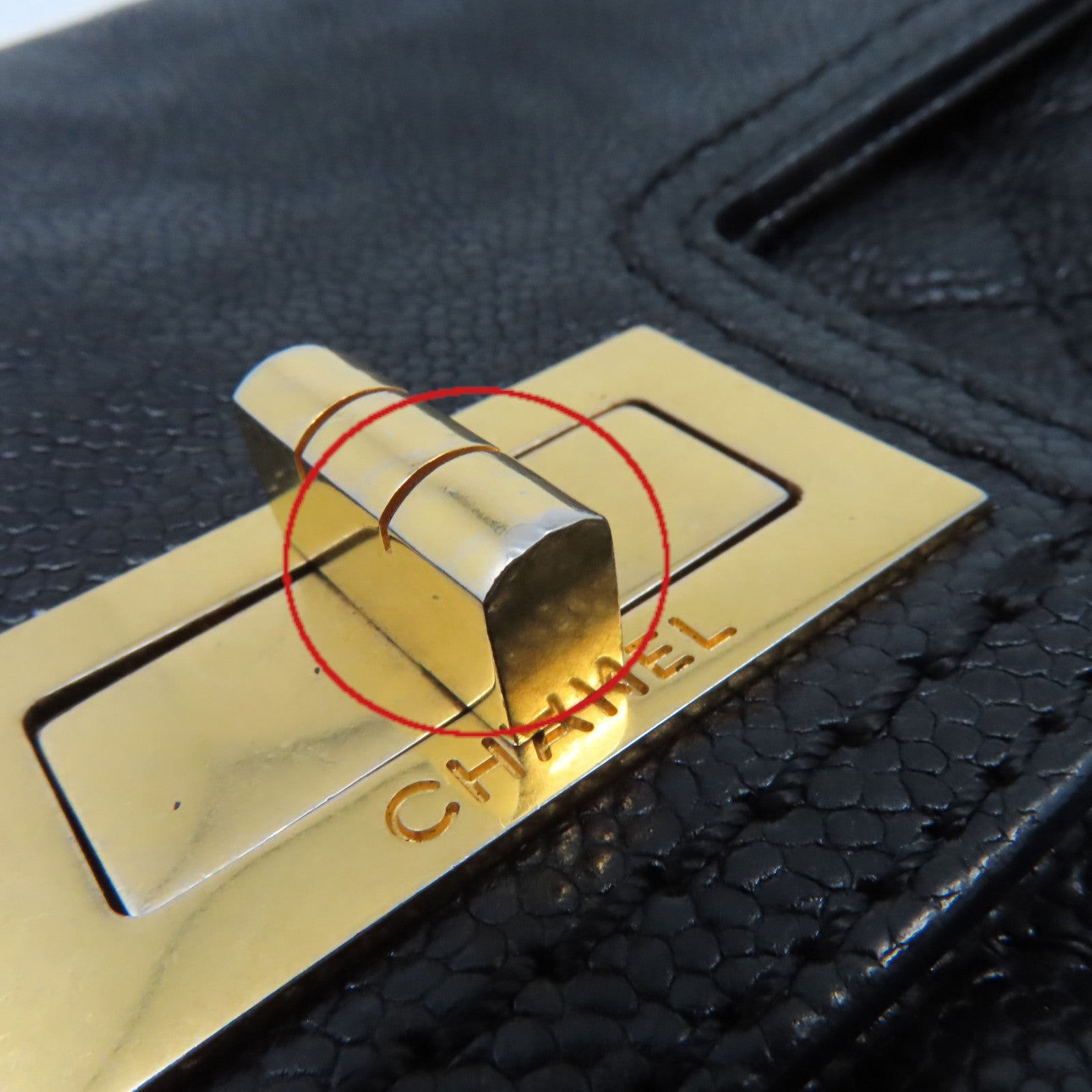 CHANEL 菱格Caviar皮革Chain Shoulder Bag金扣鏈帶肩背袋黑色
