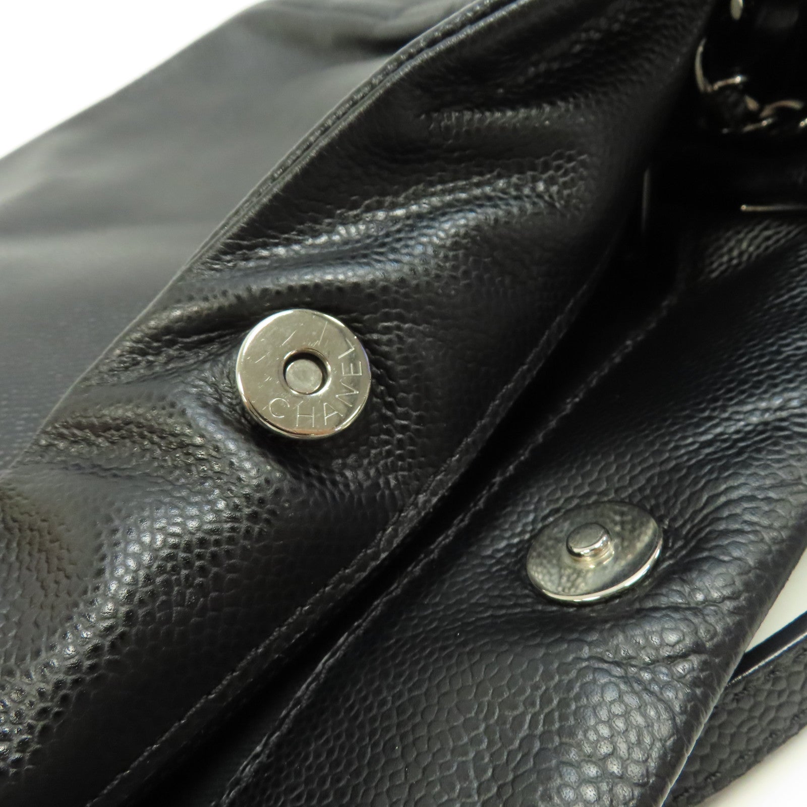CHANEL Caviar皮革Shoulder Bag銀扣鏈帶肩背袋黑色