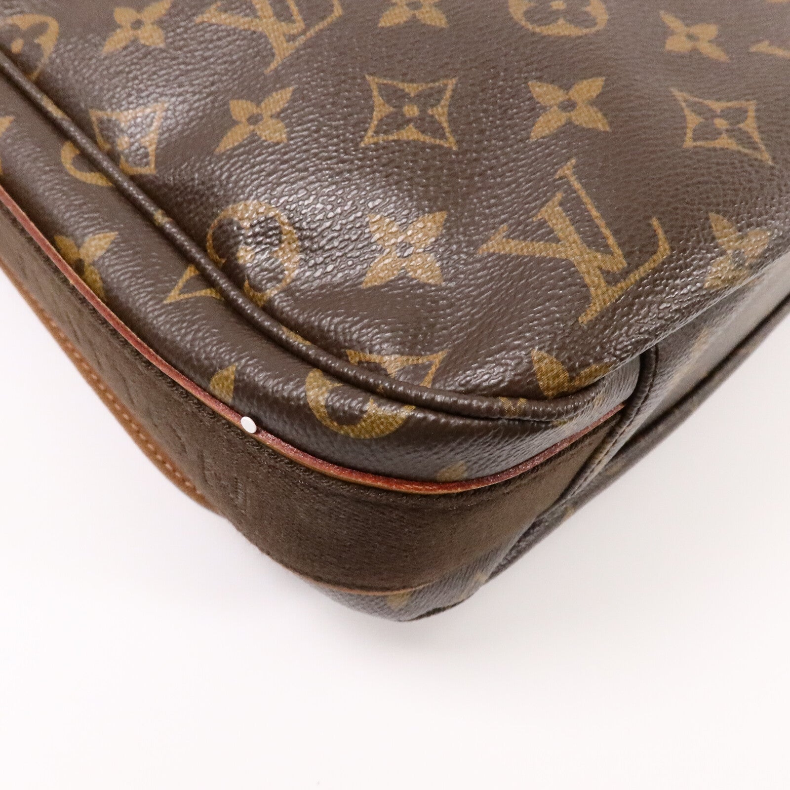 LOUIS VUITTON Monogram Beaubourg MM金扣肩背袋
