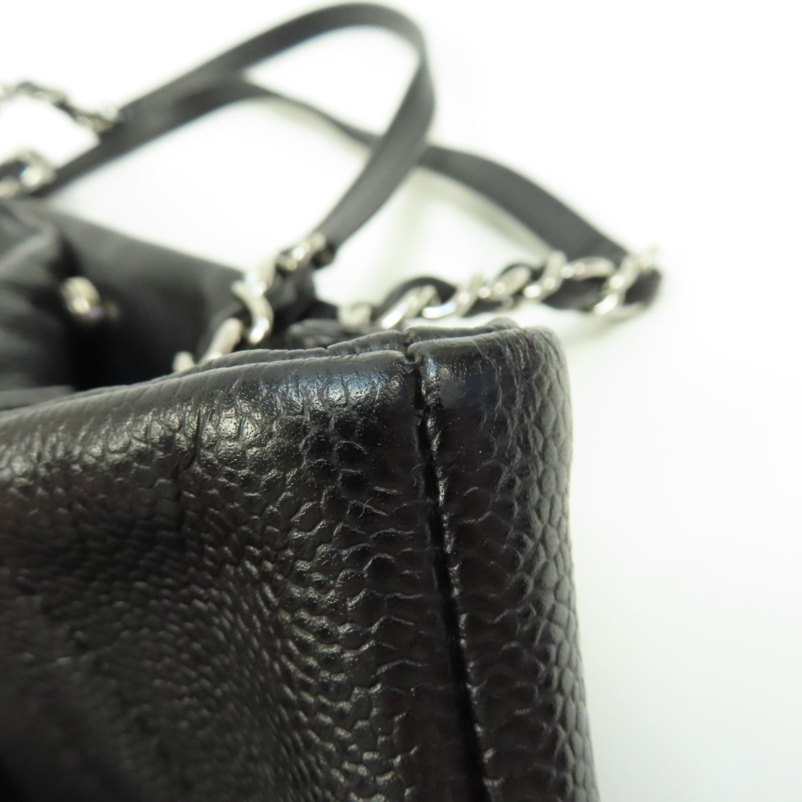 CHANEL Caviar皮革Shoulder Bag銀扣鏈帶肩背袋黑色