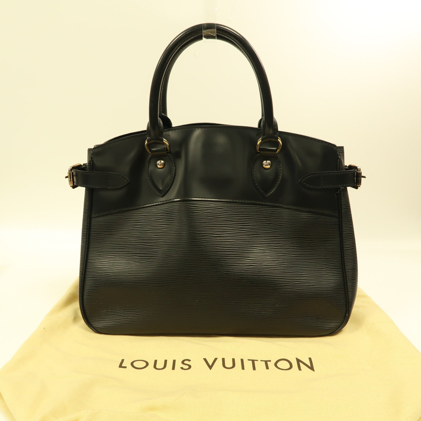 LOUIS VUITTON 【激減優惠】Epi皮革Passy PM銀扣手挽袋黑色