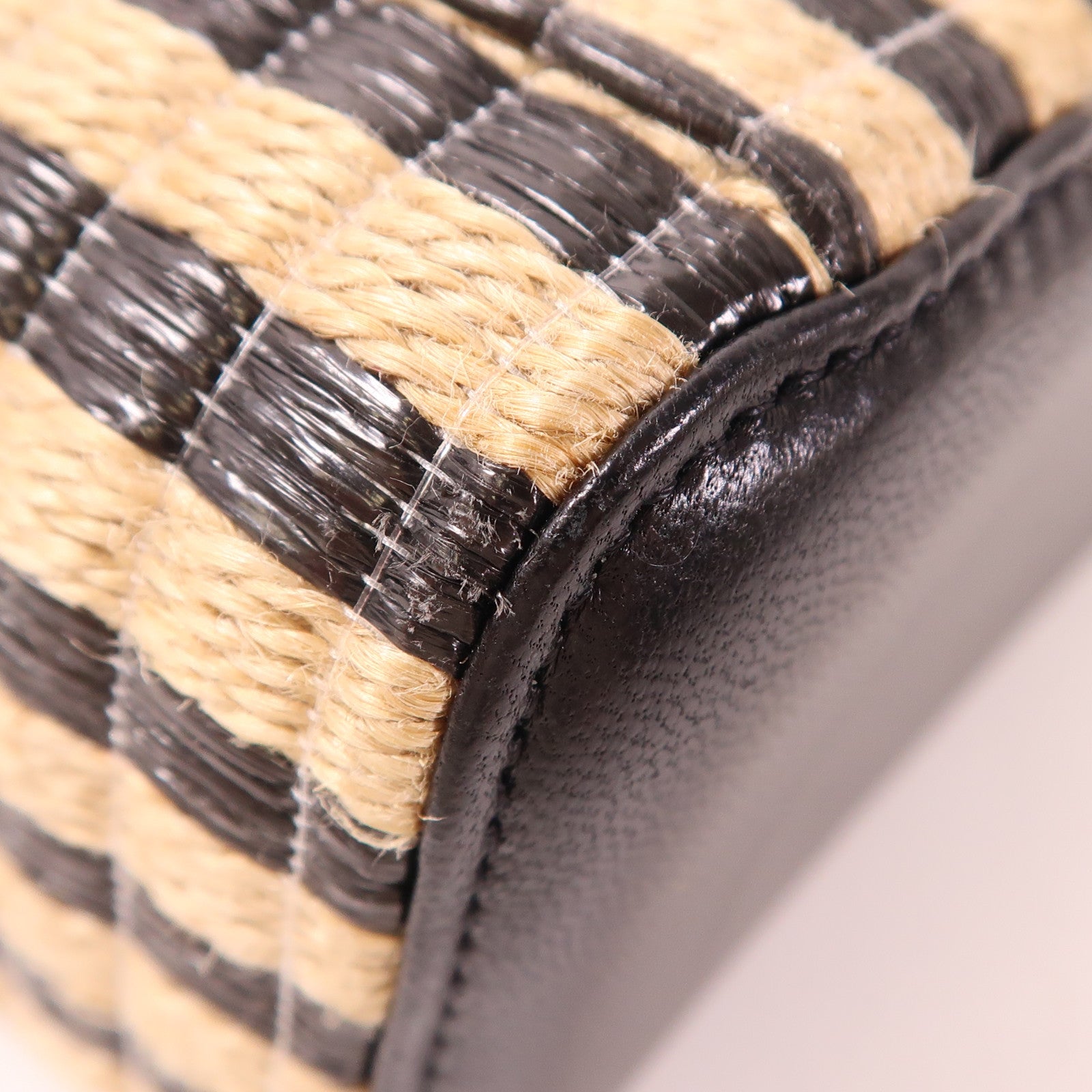 CHANEL Raffia Vanity Case金扣鏈帶肩背袋