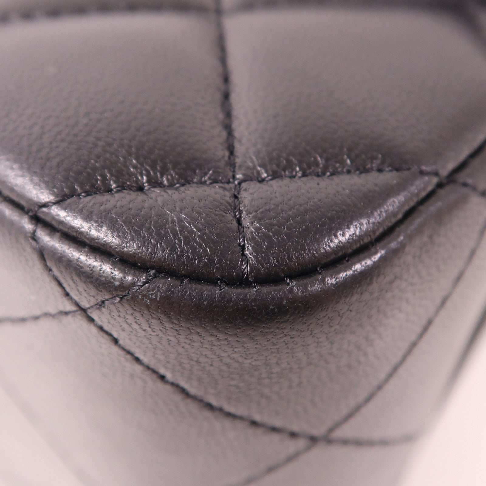 CHANEL 羊皮皮革Maxi Classic金扣鏈帶肩背袋