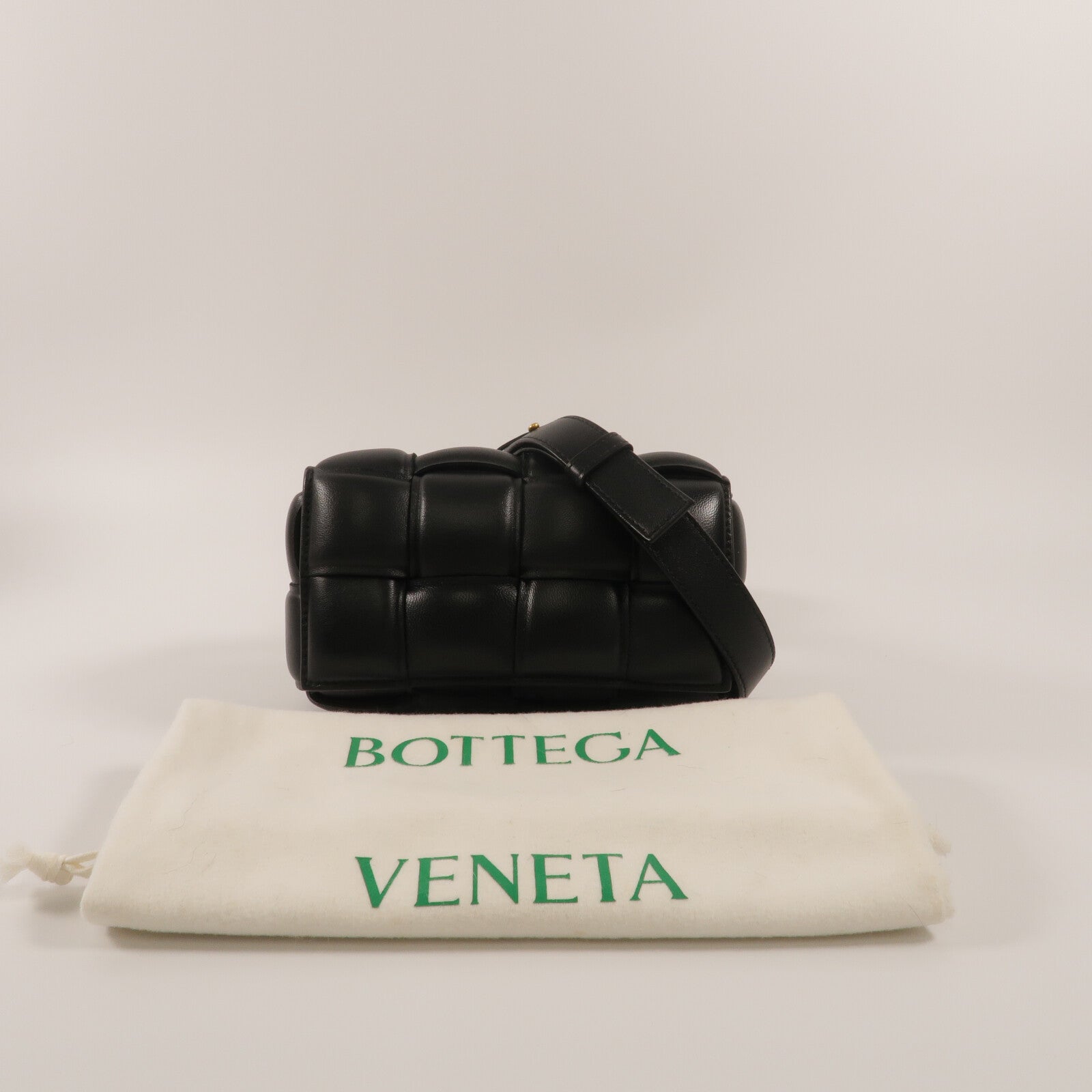 BOTTEGA VENETA 羊皮皮革Padded Cassette Small肩背袋