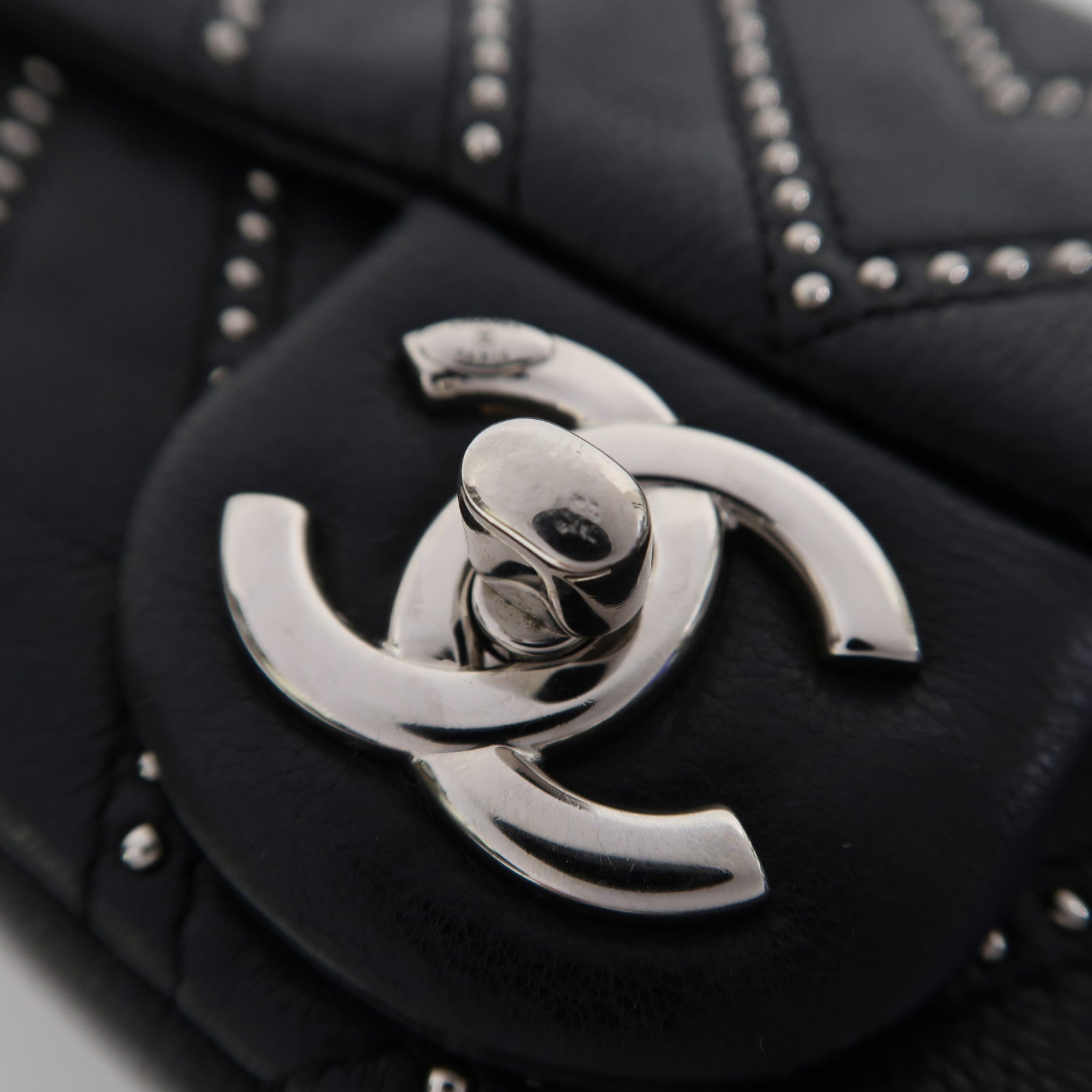 CHANEL 【激減優惠】斜紋羊皮皮革Chain Shoulder Bag銀扣鏈帶肩背袋黑色