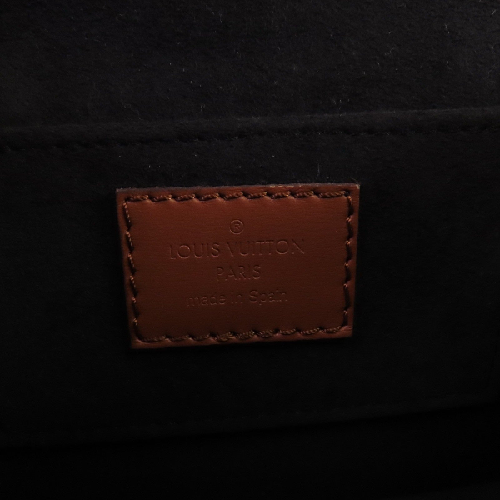 LOUIS VUITTON Monogram Reverse Mini Dauphine金扣肩背袋