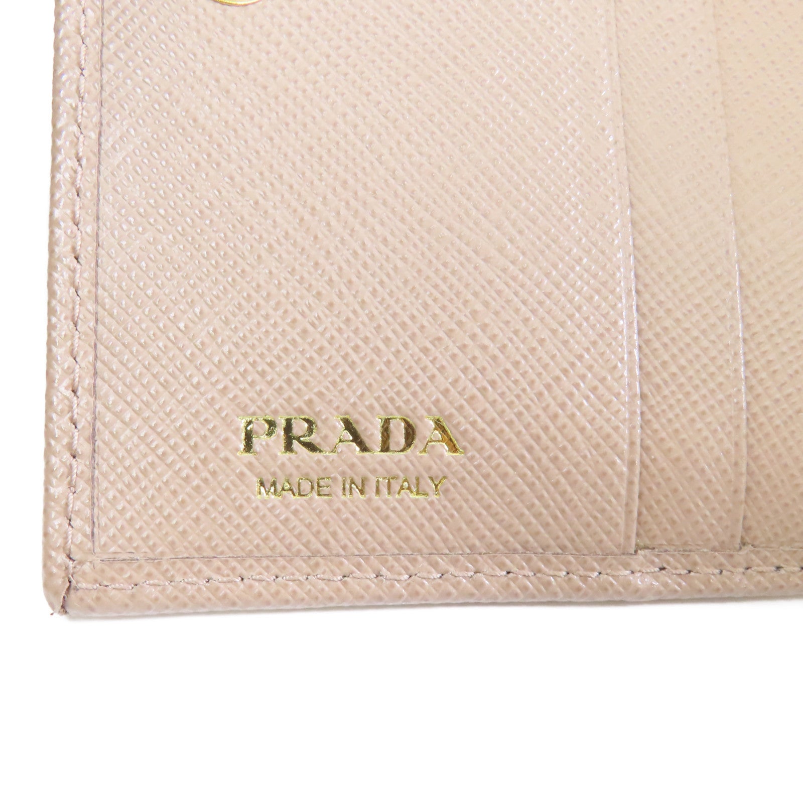 PRADA 牛皮皮革Wallet金扣錢包米色