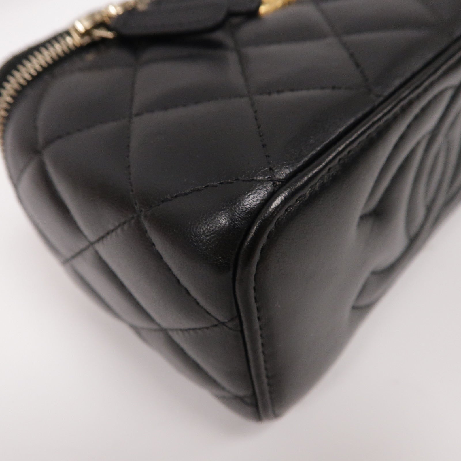 CHANEL 菱格羊皮皮革Vanity Case金扣鏈帶肩背袋黑色