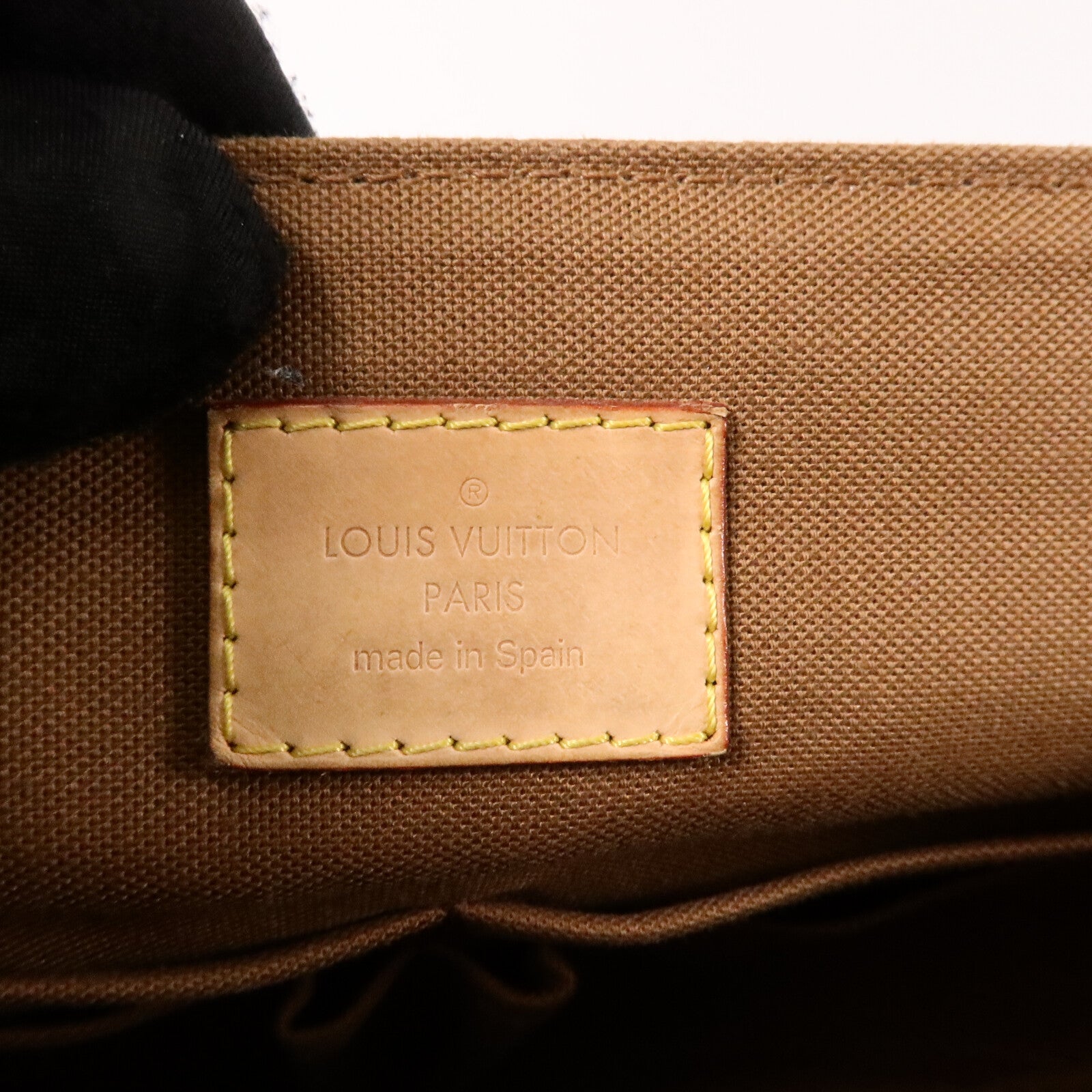 LOUIS VUITTON Monogram Beaubourg MM金扣肩背袋