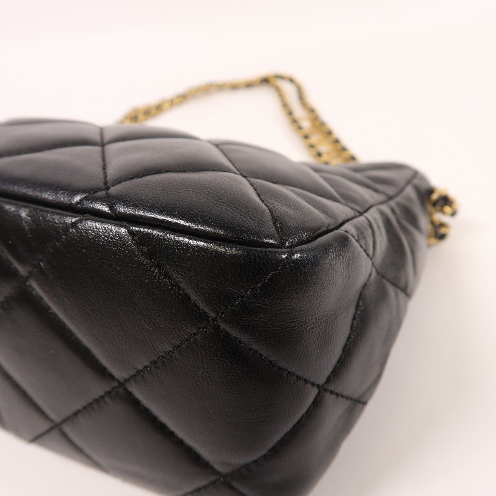 CHANEL 羊皮皮革Hobo Bag金扣鏈帶肩背袋黑色
