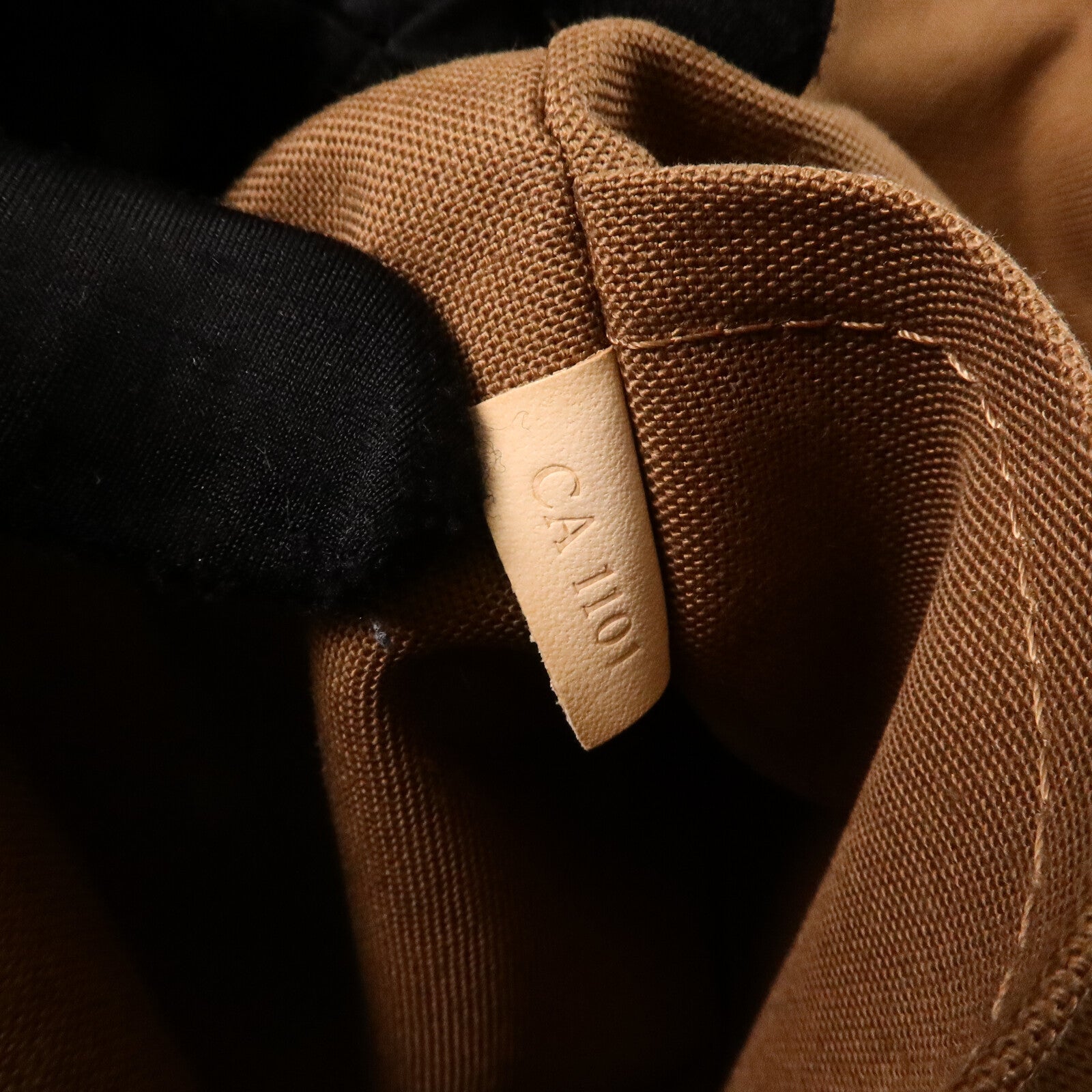 LOUIS VUITTON Monogram Beaubourg MM金扣肩背袋