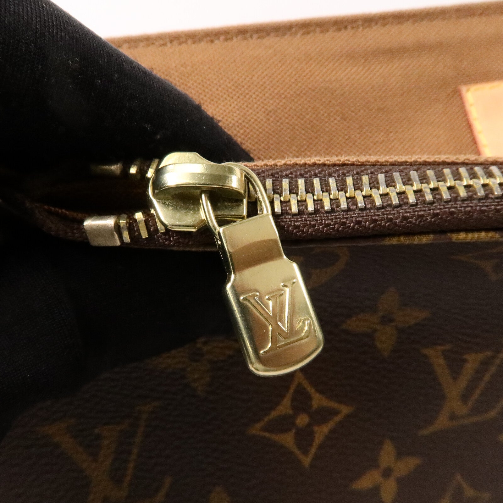 LOUIS VUITTON Monogram Beaubourg MM金扣肩背袋