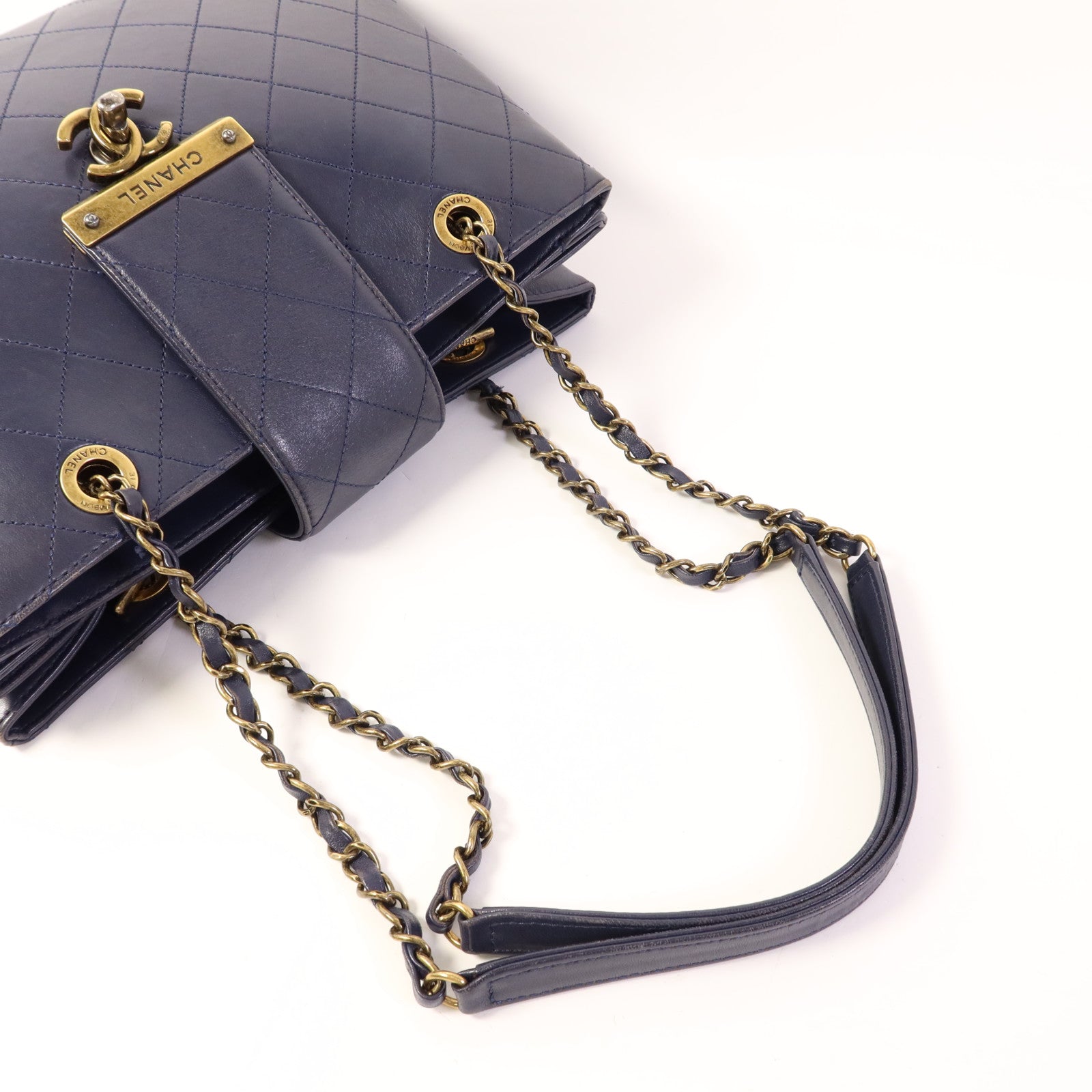 CHANEL 牛皮皮革Chain Shoulder金扣鏈帶肩背袋