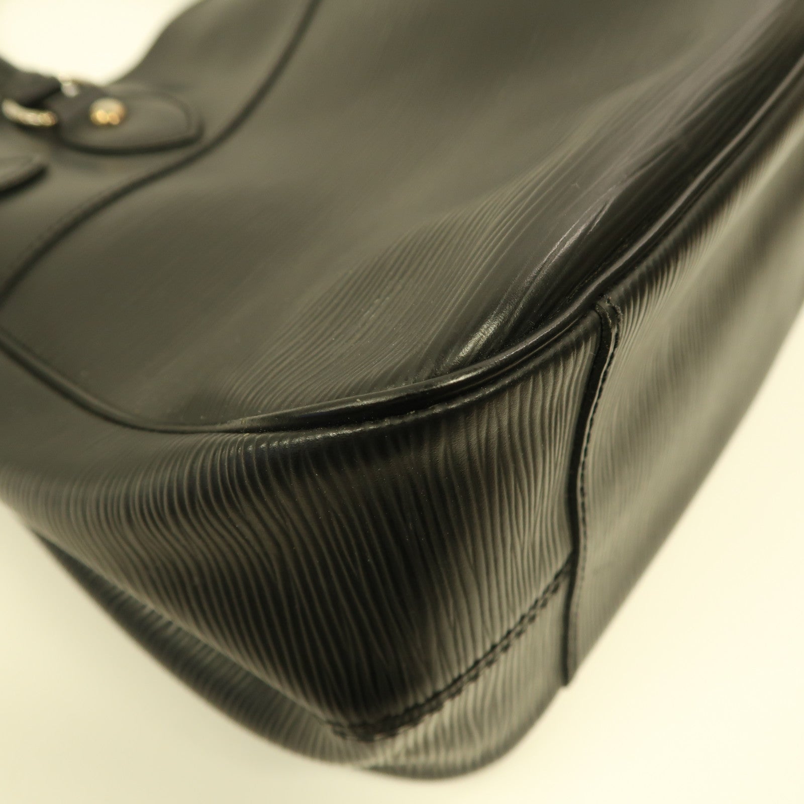 LOUIS VUITTON Epi皮革Passy PM銀扣手挽袋黑色