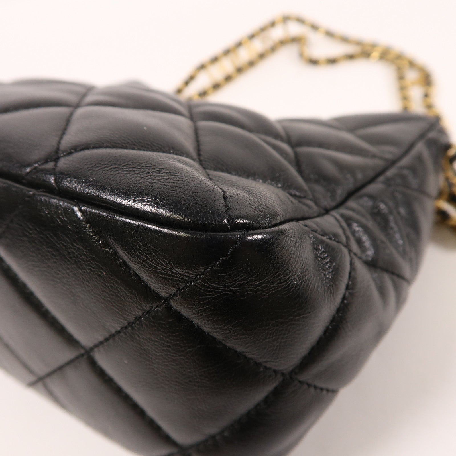 CHANEL 羊皮皮革Hobo Bag金扣鏈帶肩背袋黑色