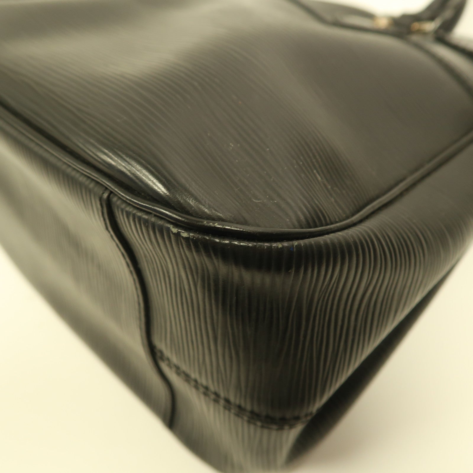 LOUIS VUITTON Epi皮革Passy PM銀扣手挽袋黑色