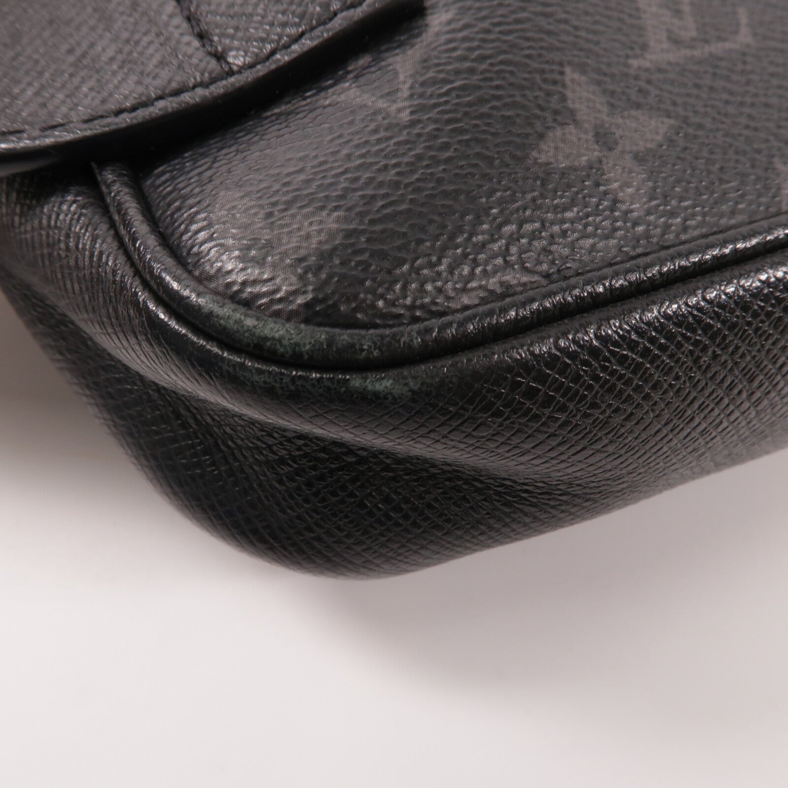 LOUIS VUITTON Monogram Eclipse Bumbag Outdoor腰包