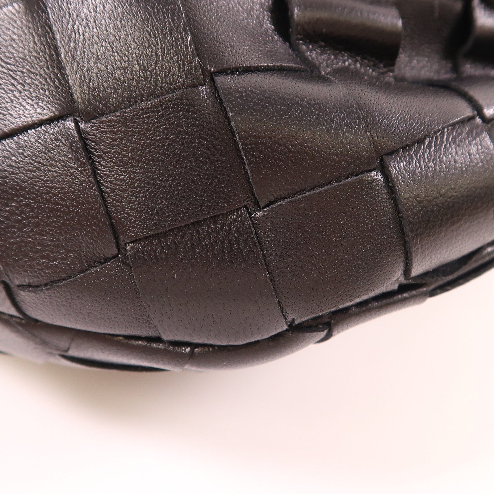 BOTTEGA VENETA 織紋皮革Mini Jodie金扣手挽袋