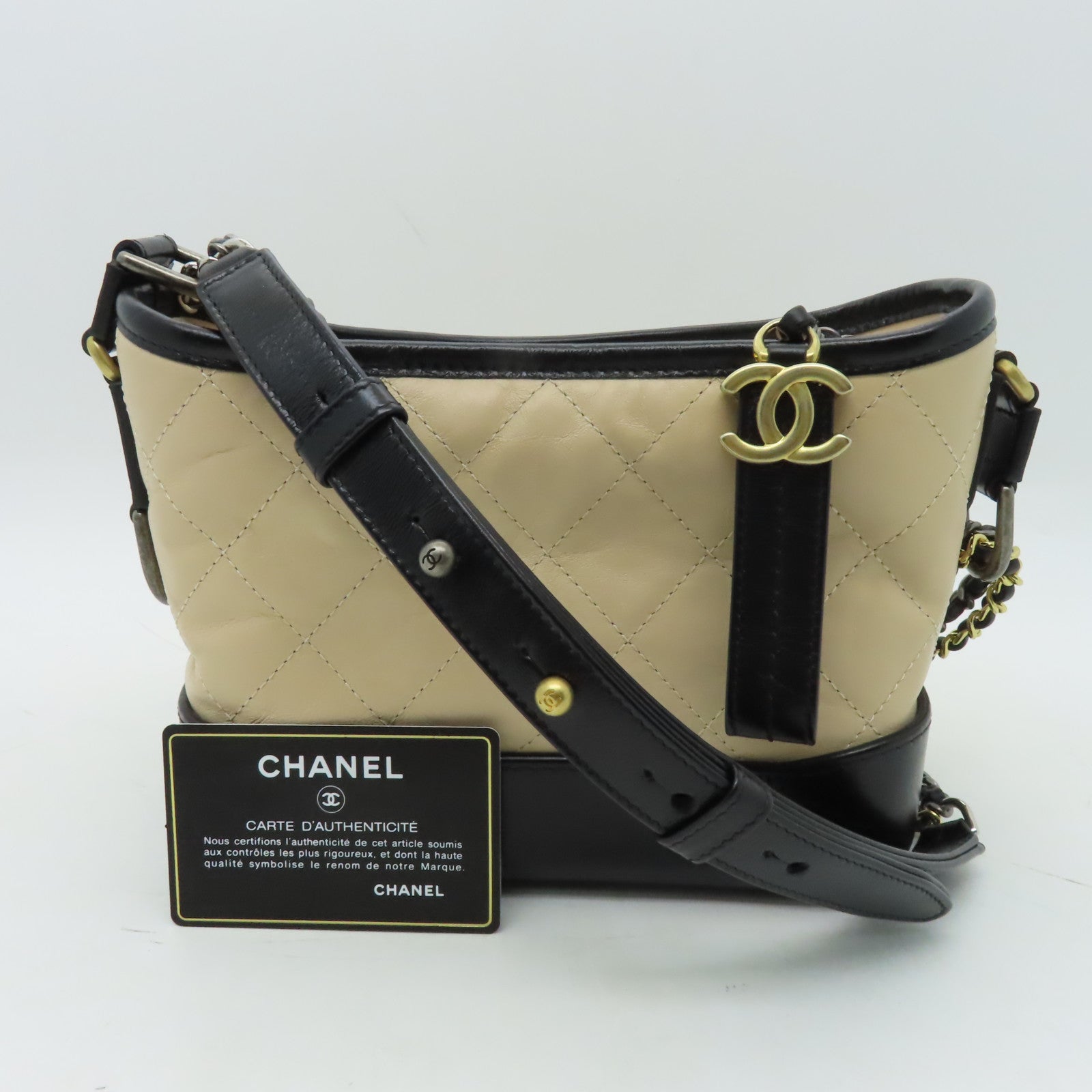 CHANEL 【激減優惠】菱格牛皮皮革Gabrielle Small金扣/銀扣鏈帶肩背袋米色/黑色