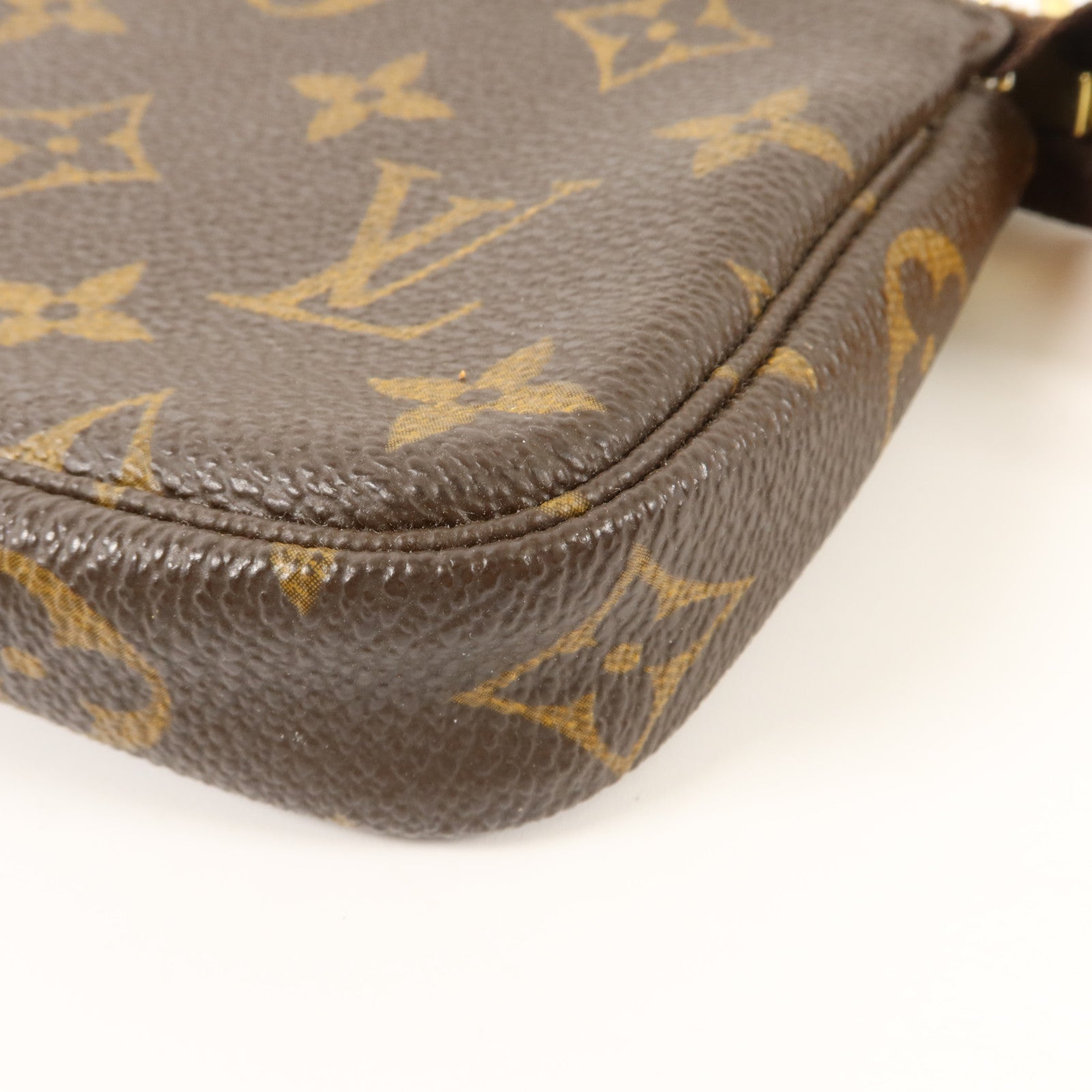 LOUIS VUITTON Monogram Mini Pochette Accessoires金扣手挽袋