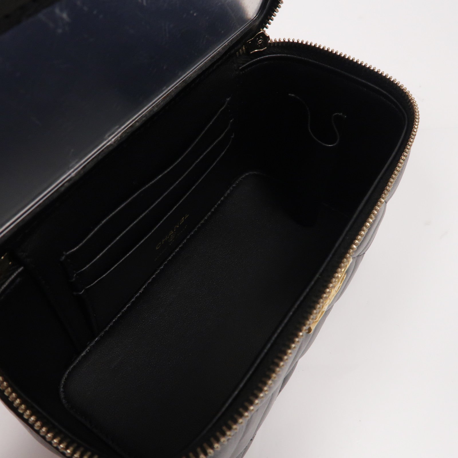 CHANEL 菱格羊皮皮革Vanity Case金扣鏈帶肩背袋黑色