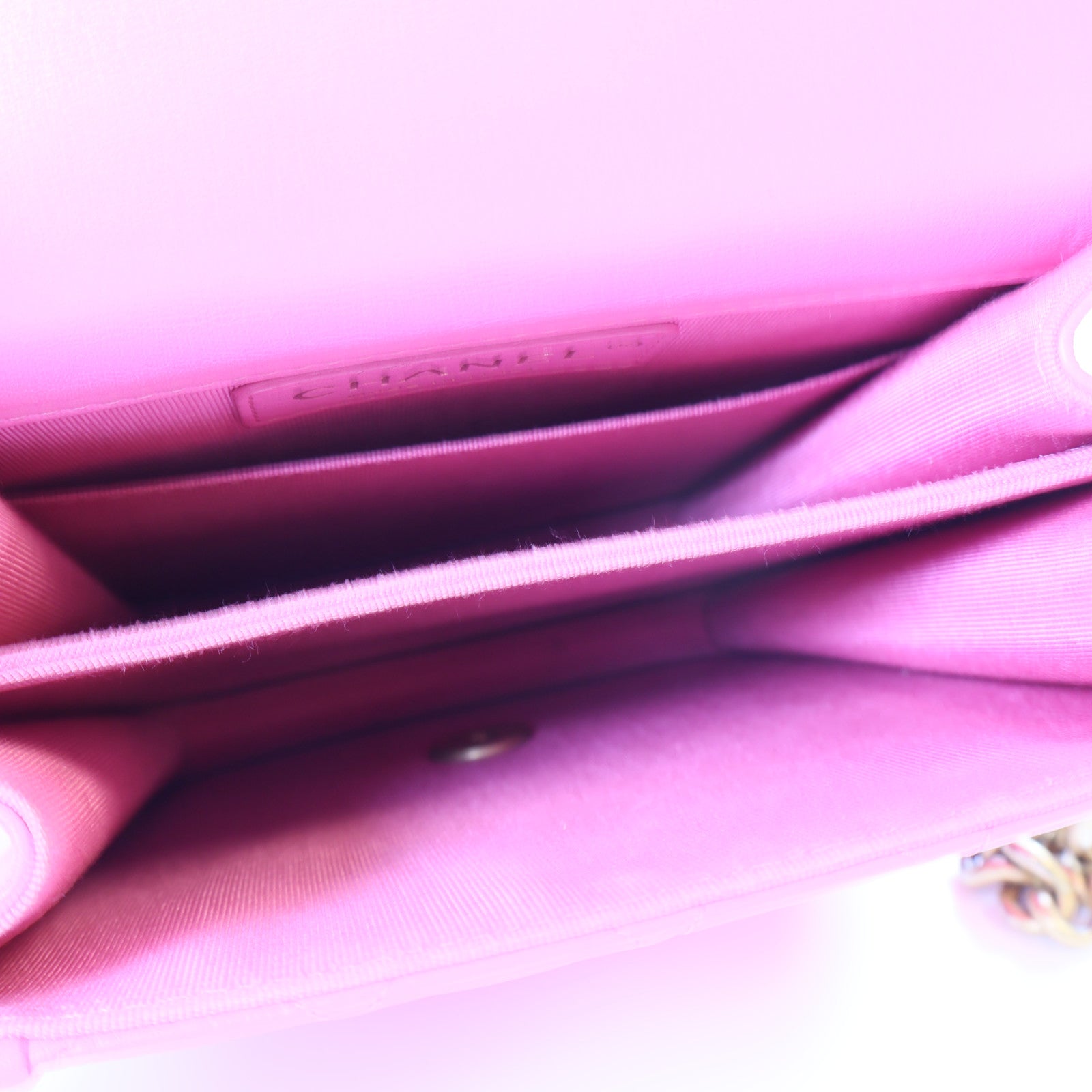 CHANEL 羊皮皮革Le Boy金扣肩背袋粉紅色