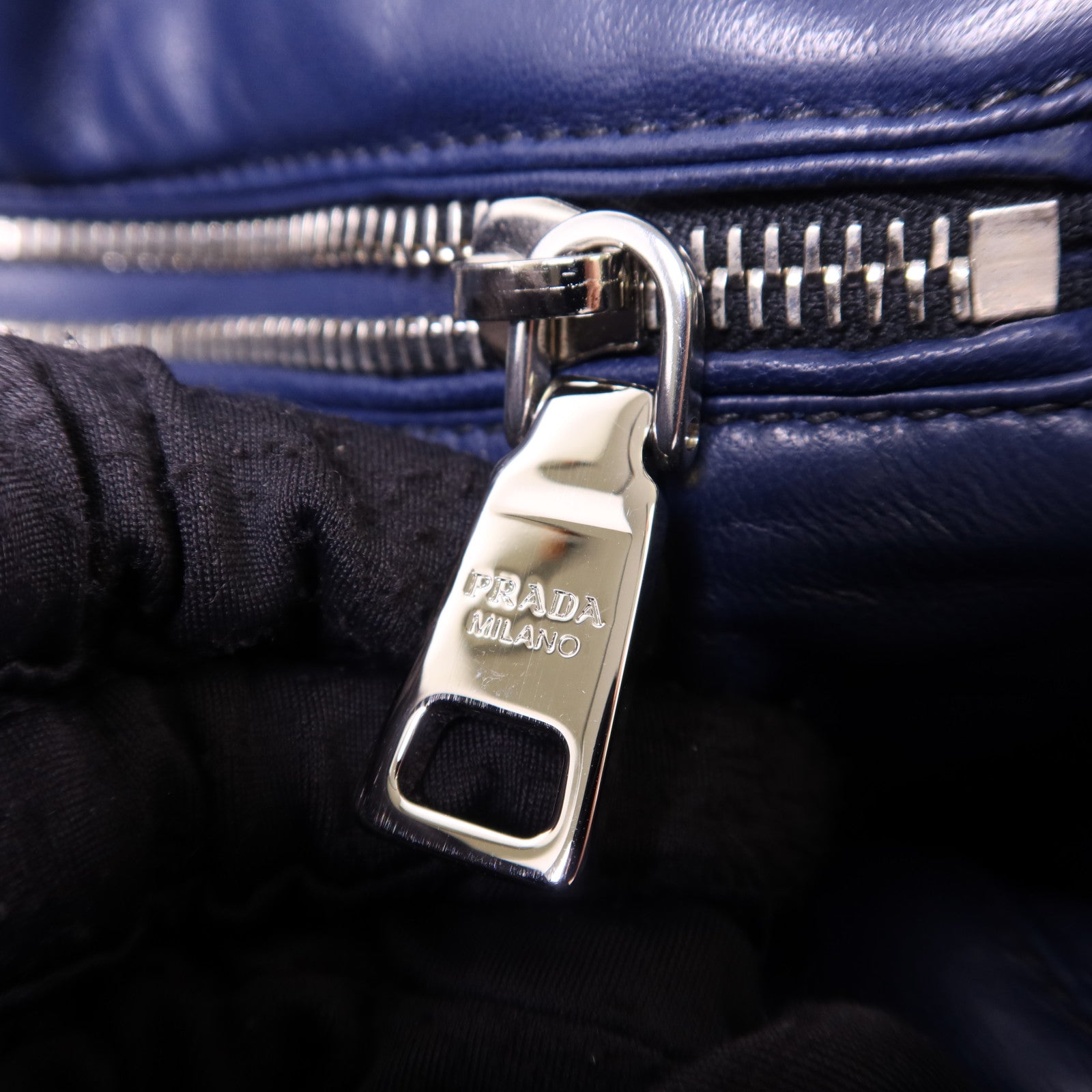 PRADA 羊皮皮革Chain Shoulder Bag銀扣鏈帶肩背袋