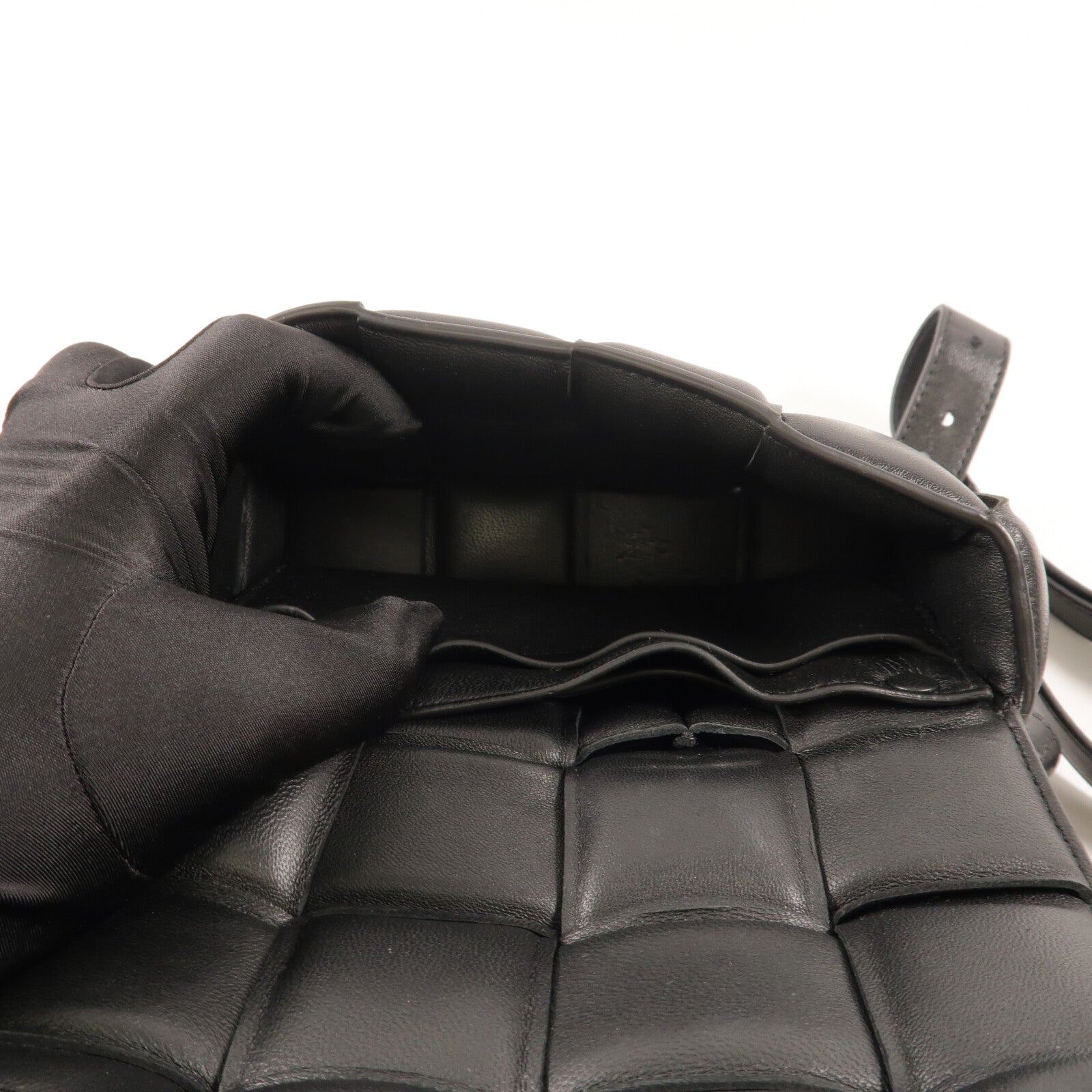 BOTTEGA VENETA 羊皮皮革Padded Cassette Small肩背袋