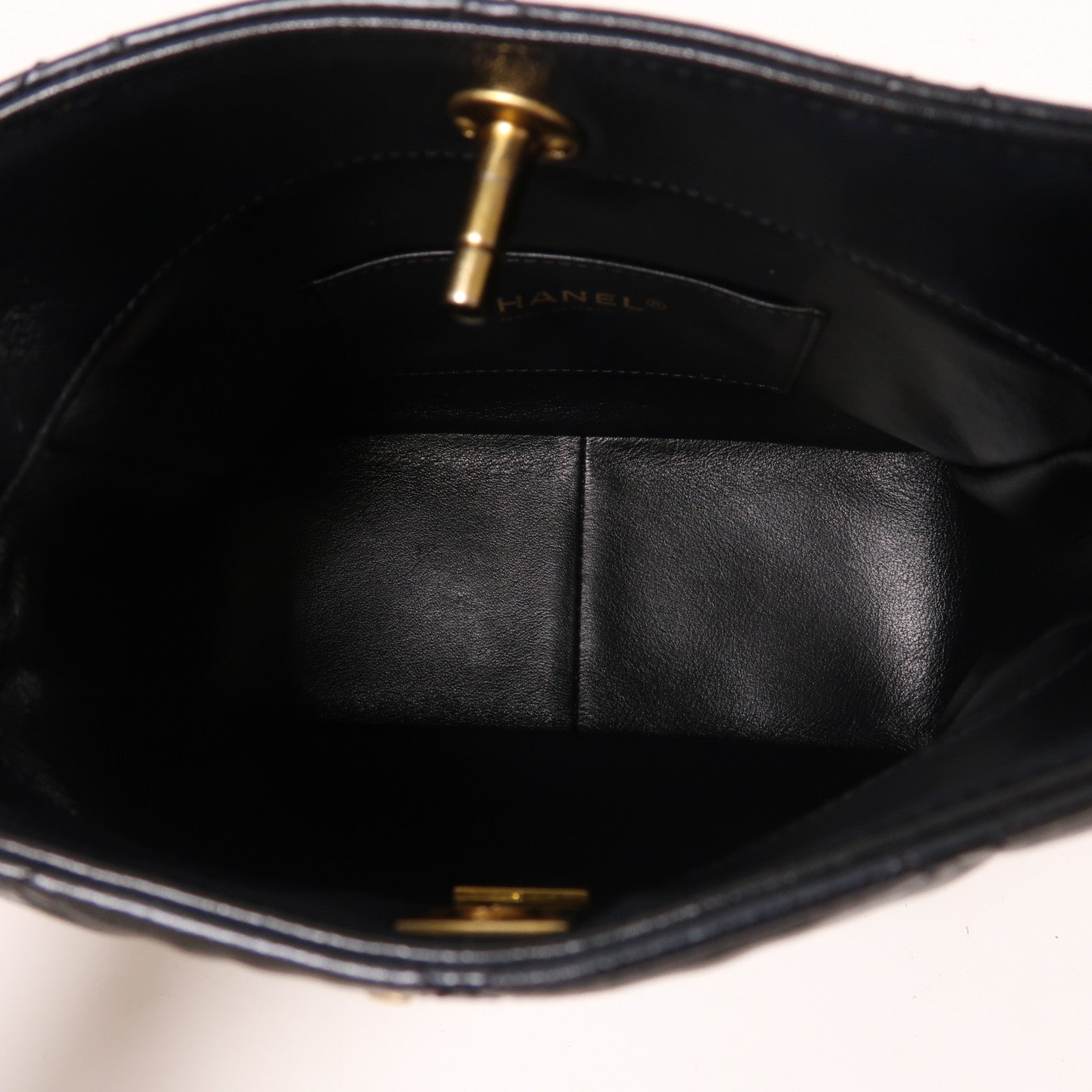 CHANEL 羊皮皮革Hobo Bag金扣鏈帶肩背袋黑色
