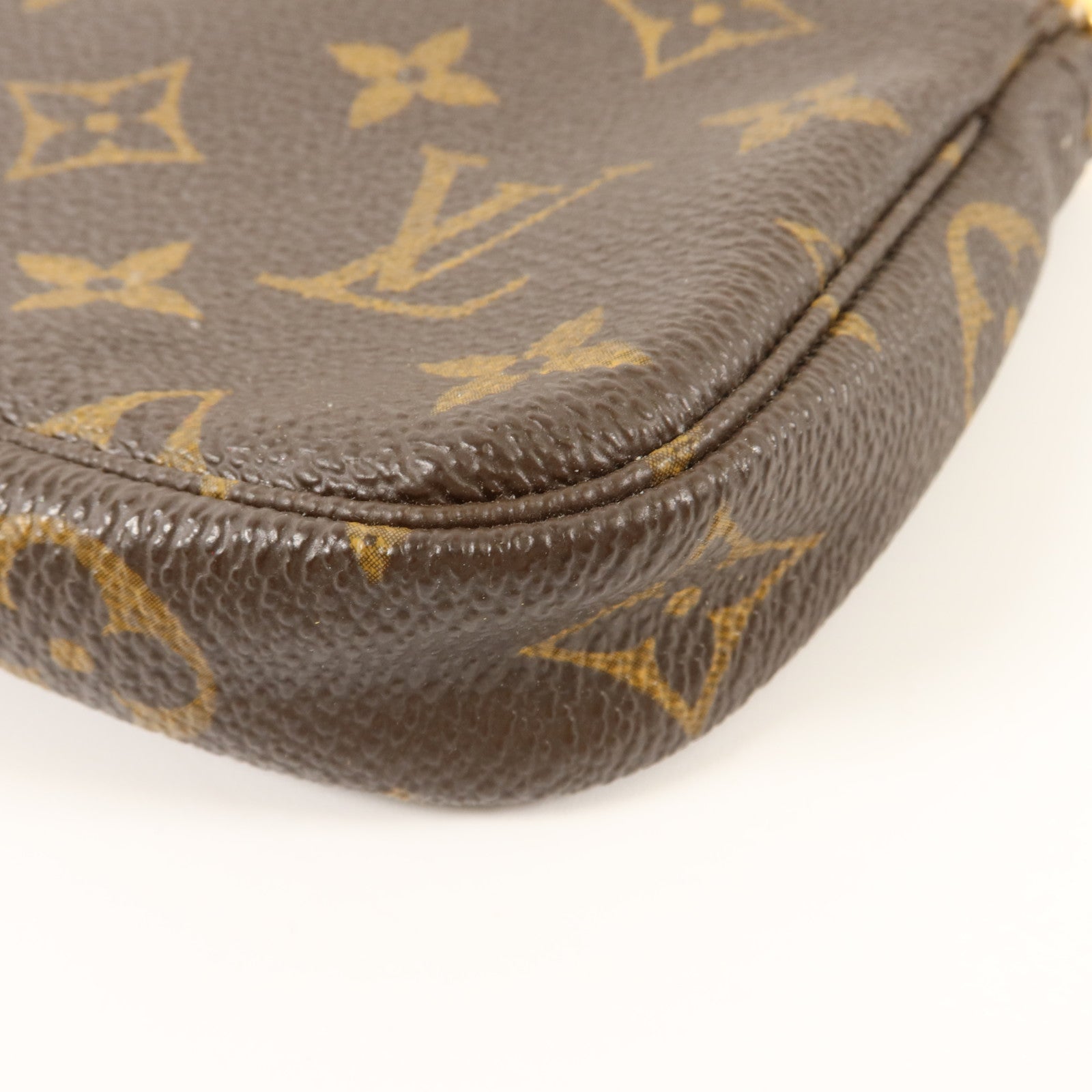 LOUIS VUITTON Monogram Mini Pochette Accessoires金扣手挽袋