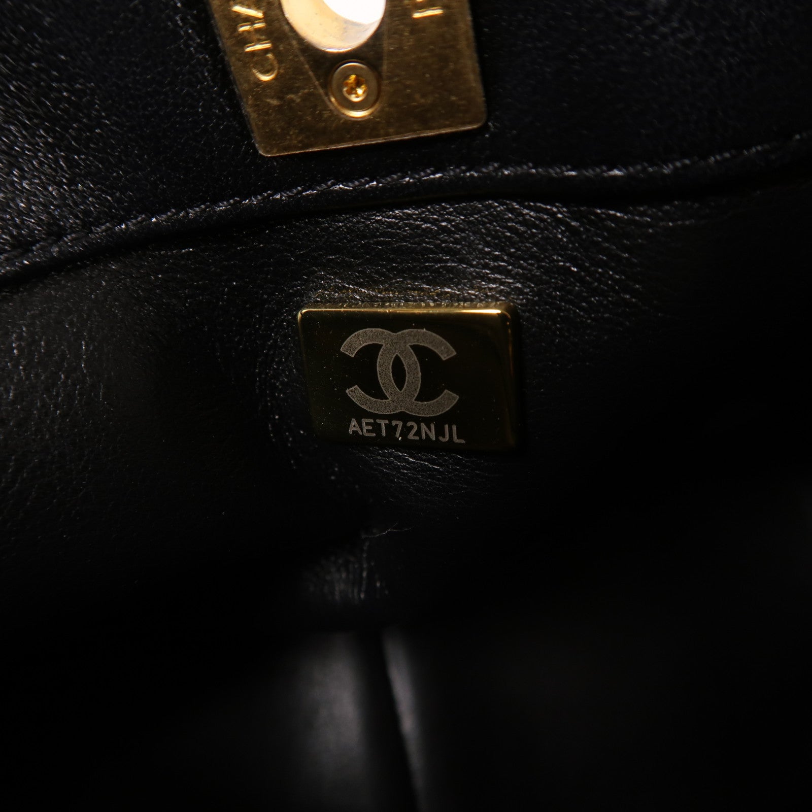 CHANEL 羊皮皮革Hobo Bag金扣鏈帶肩背袋黑色