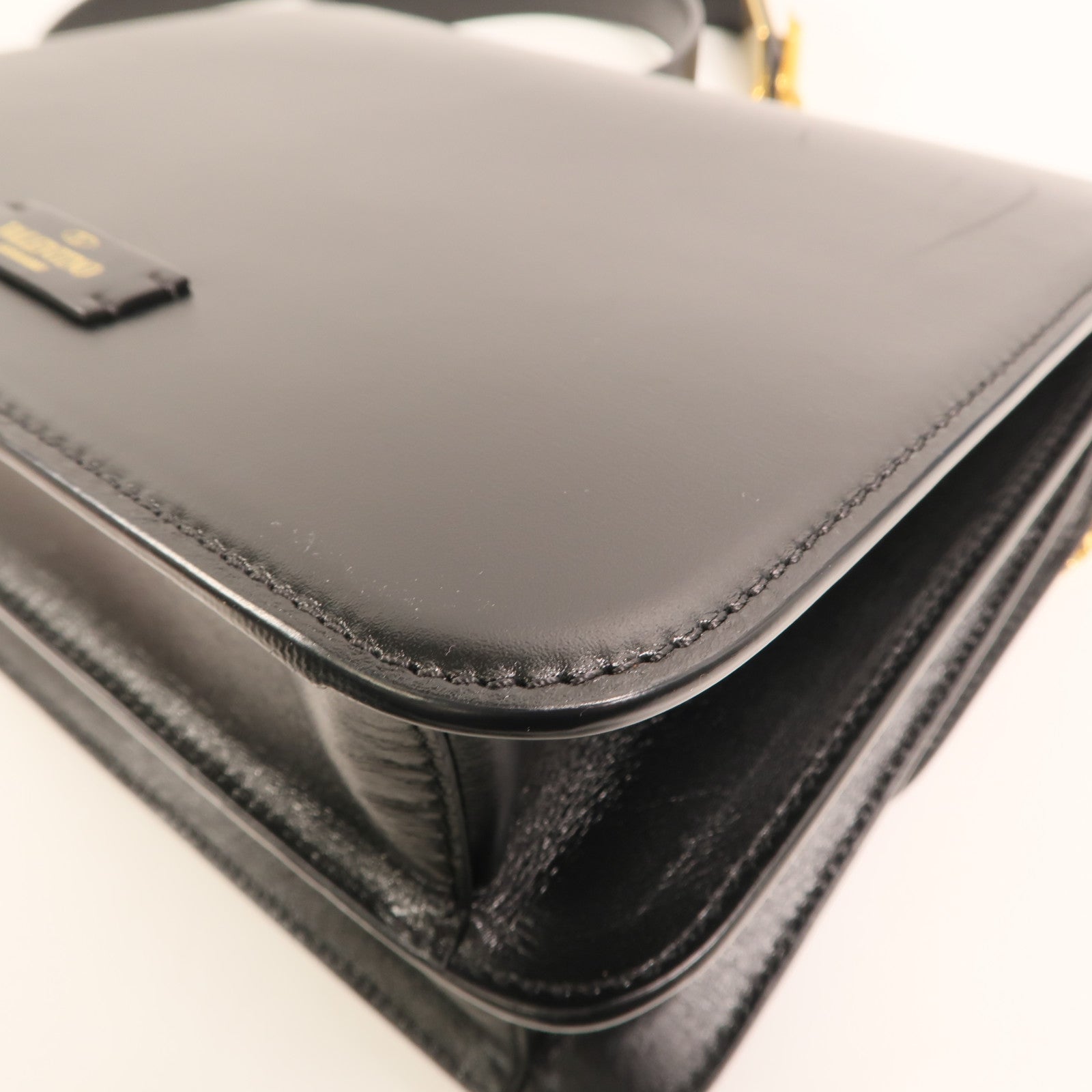Valentino 牛皮皮革VSling Bag金扣肩背袋