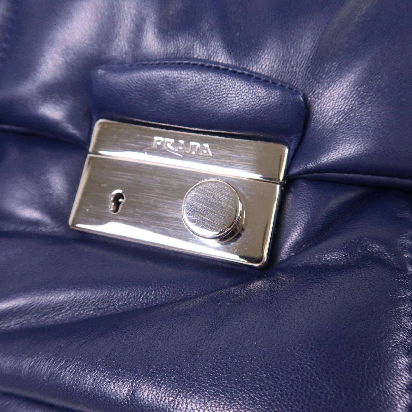 PRADA 羊皮皮革Chain Shoulder Bag銀扣鏈帶肩背袋