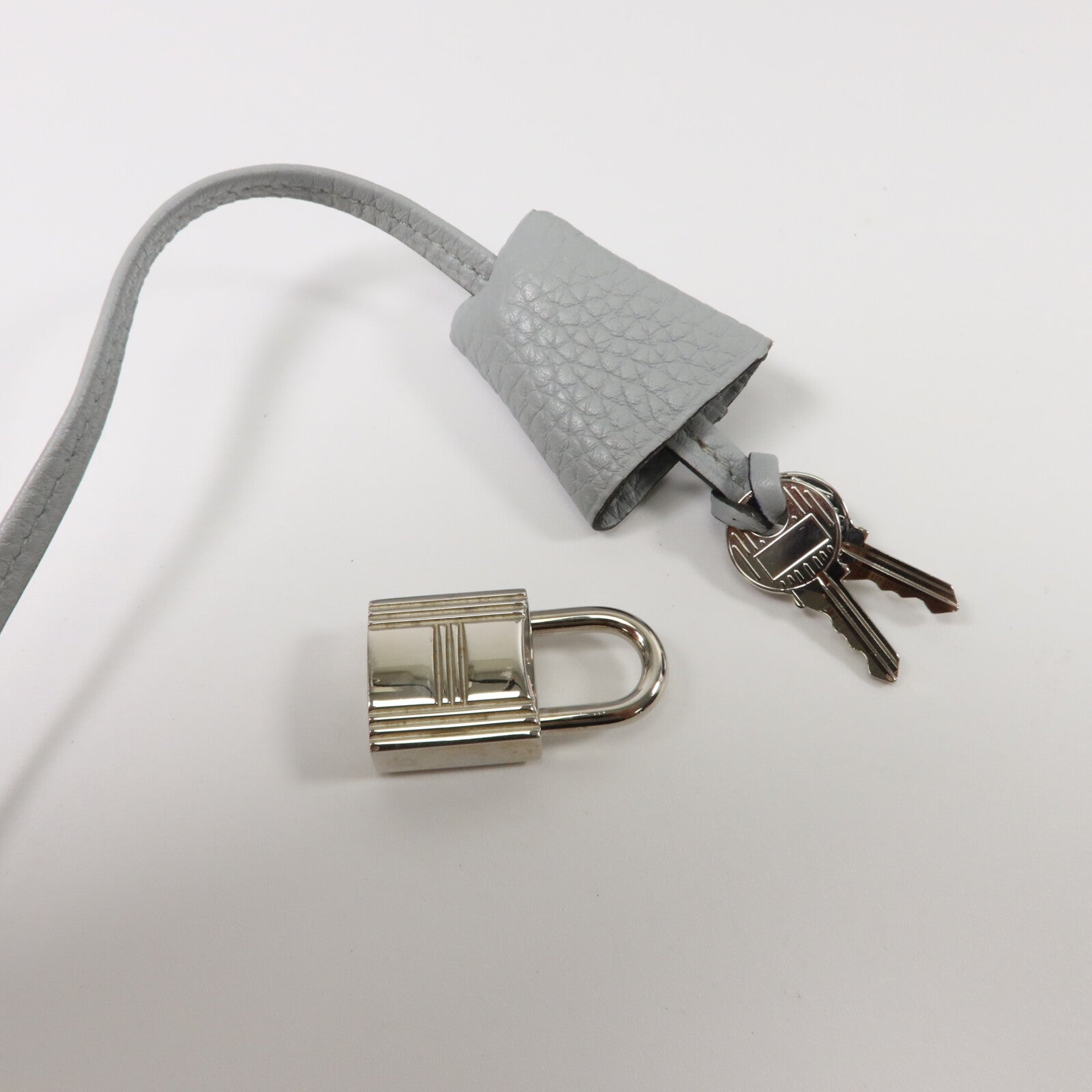 HERMES Clemence皮革Victoria 35手挽袋Bleu Pale