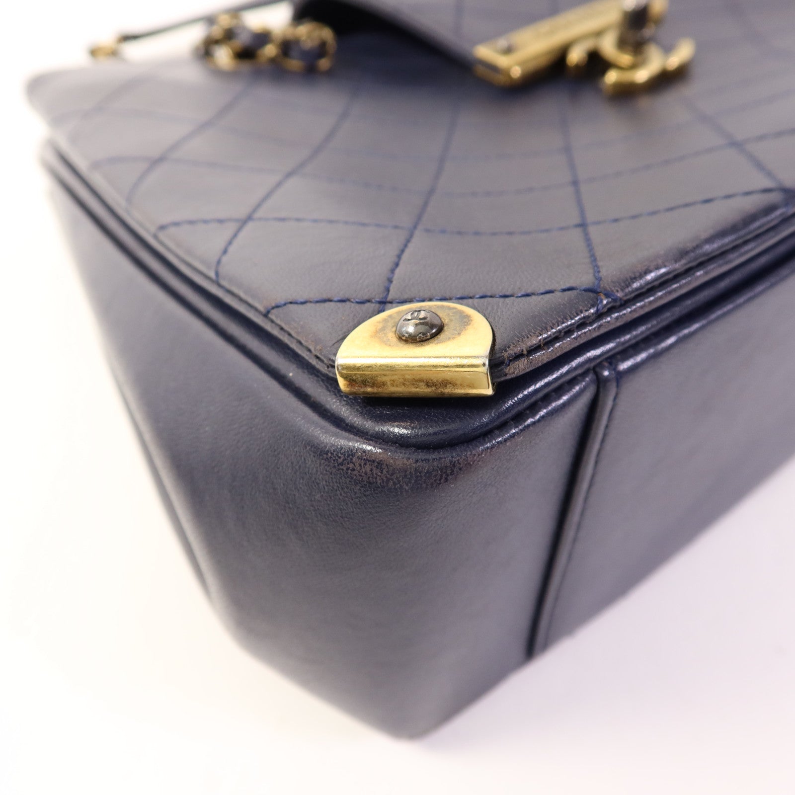 CHANEL 牛皮皮革Chain Shoulder金扣鏈帶肩背袋